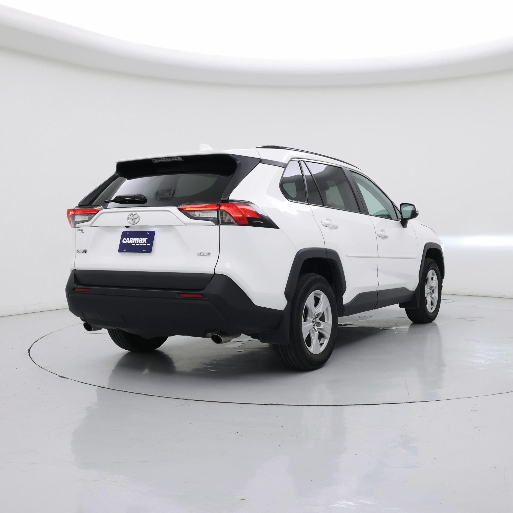 Thumbnail: 2021 Toyota RAV4 - 8