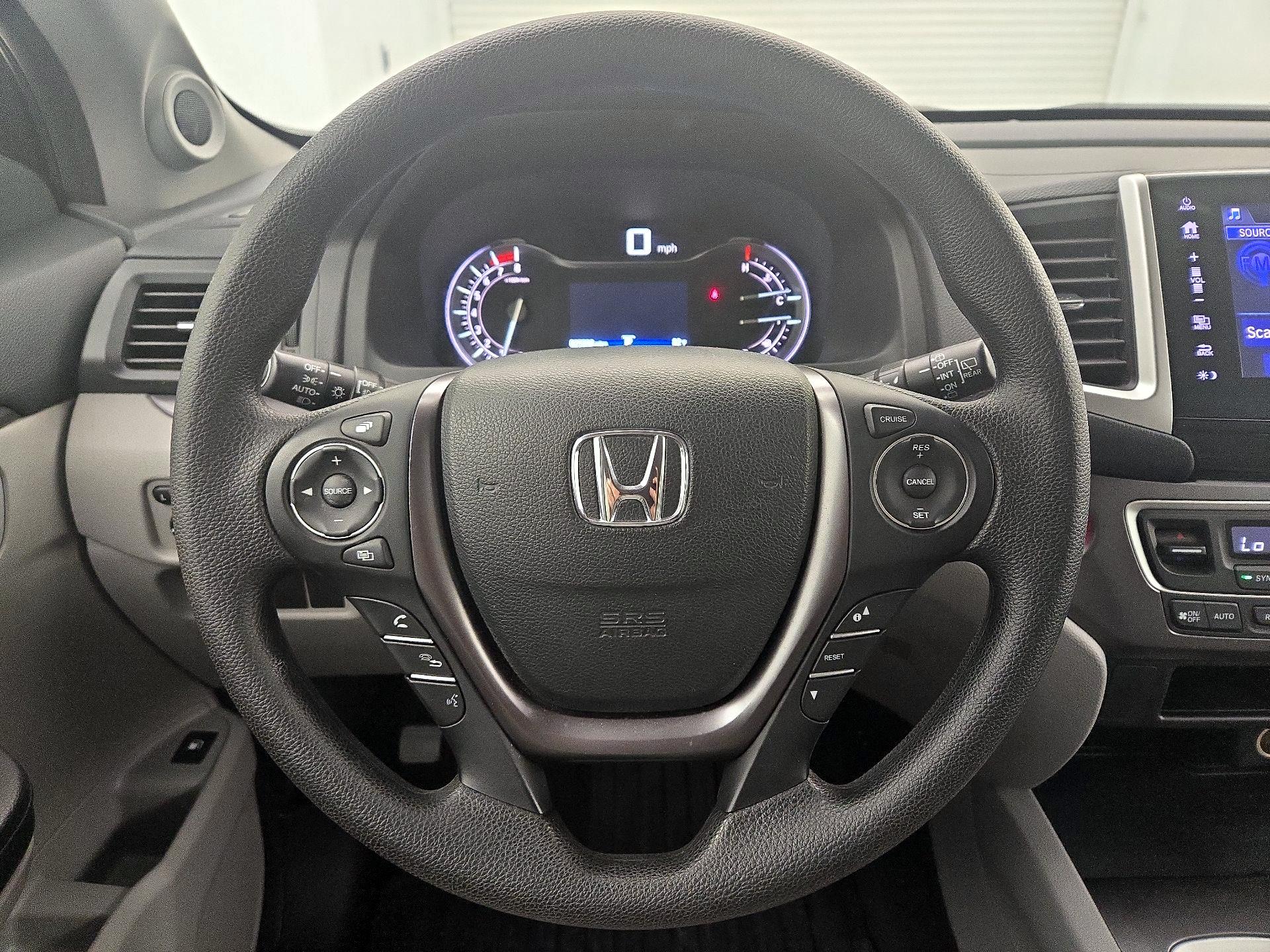 Thumbnail: 2018 Honda Pilot - 10