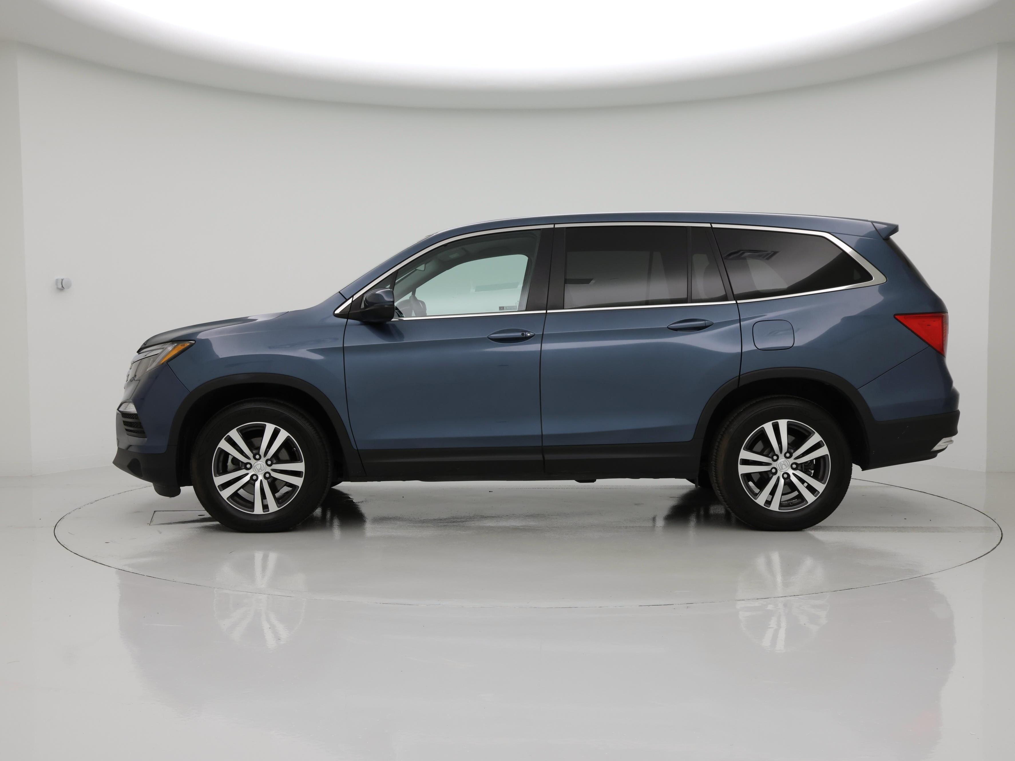 Thumbnail: 2018 Honda Pilot - 3