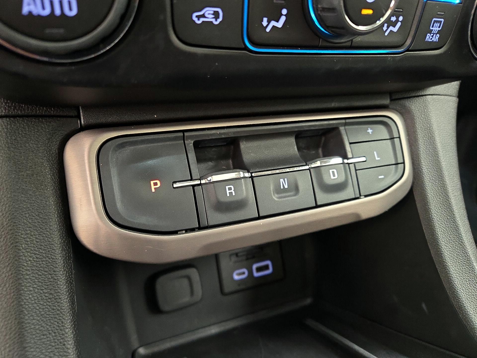 Thumbnail: 2022 GMC Acadia - 17