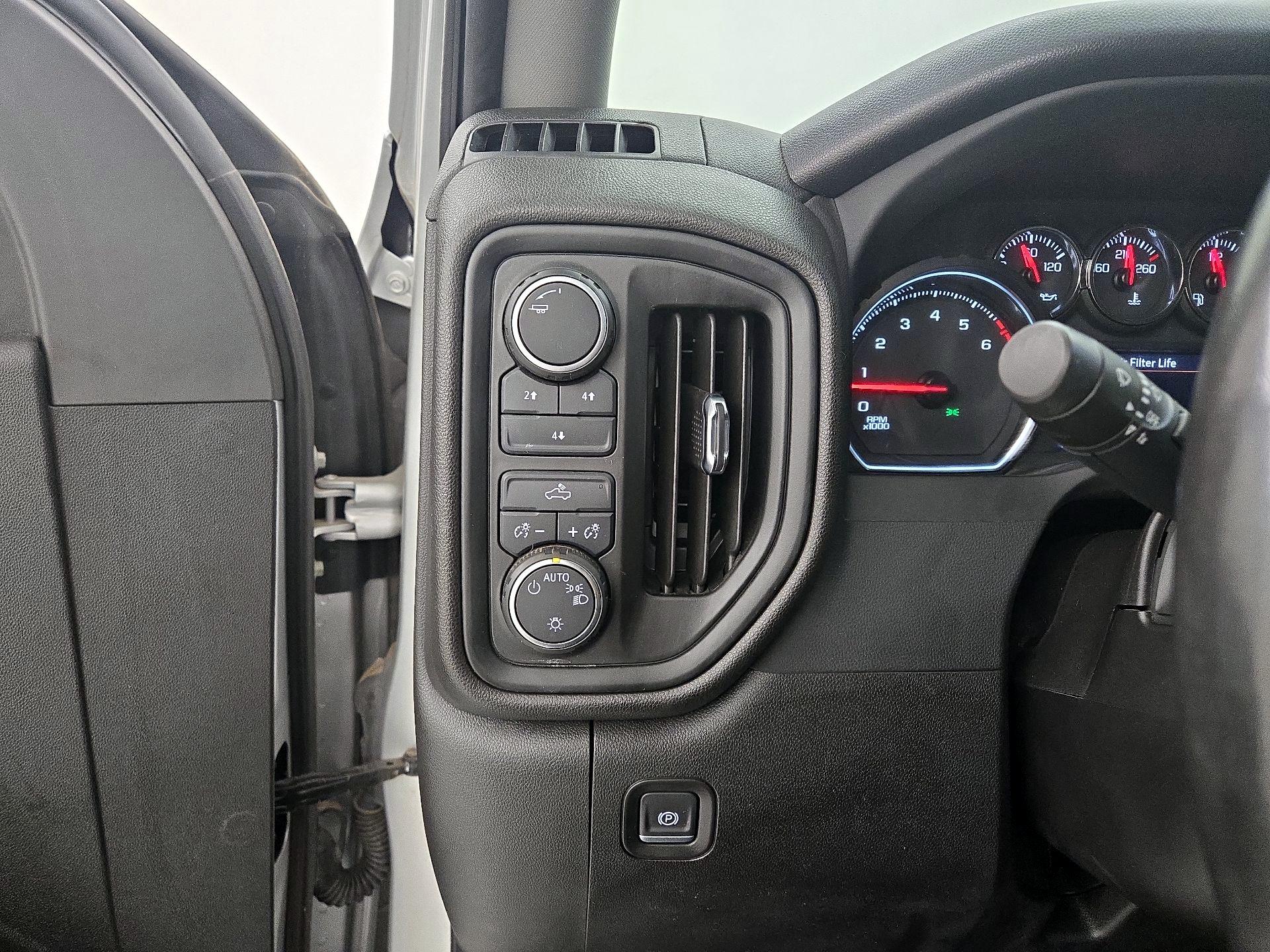 Thumbnail: 2022 Chevrolet Silverado 2500 - 13