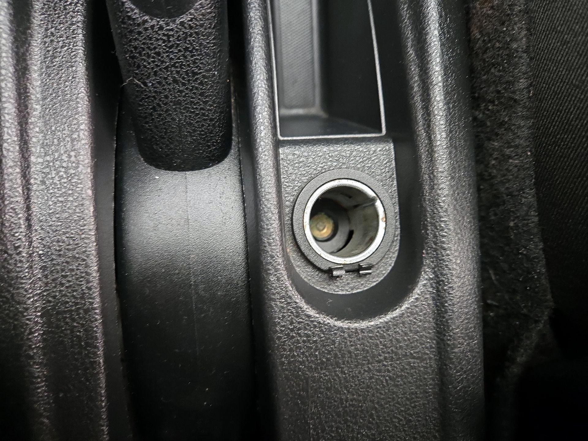 Thumbnail: 2016 Nissan Versa - 17