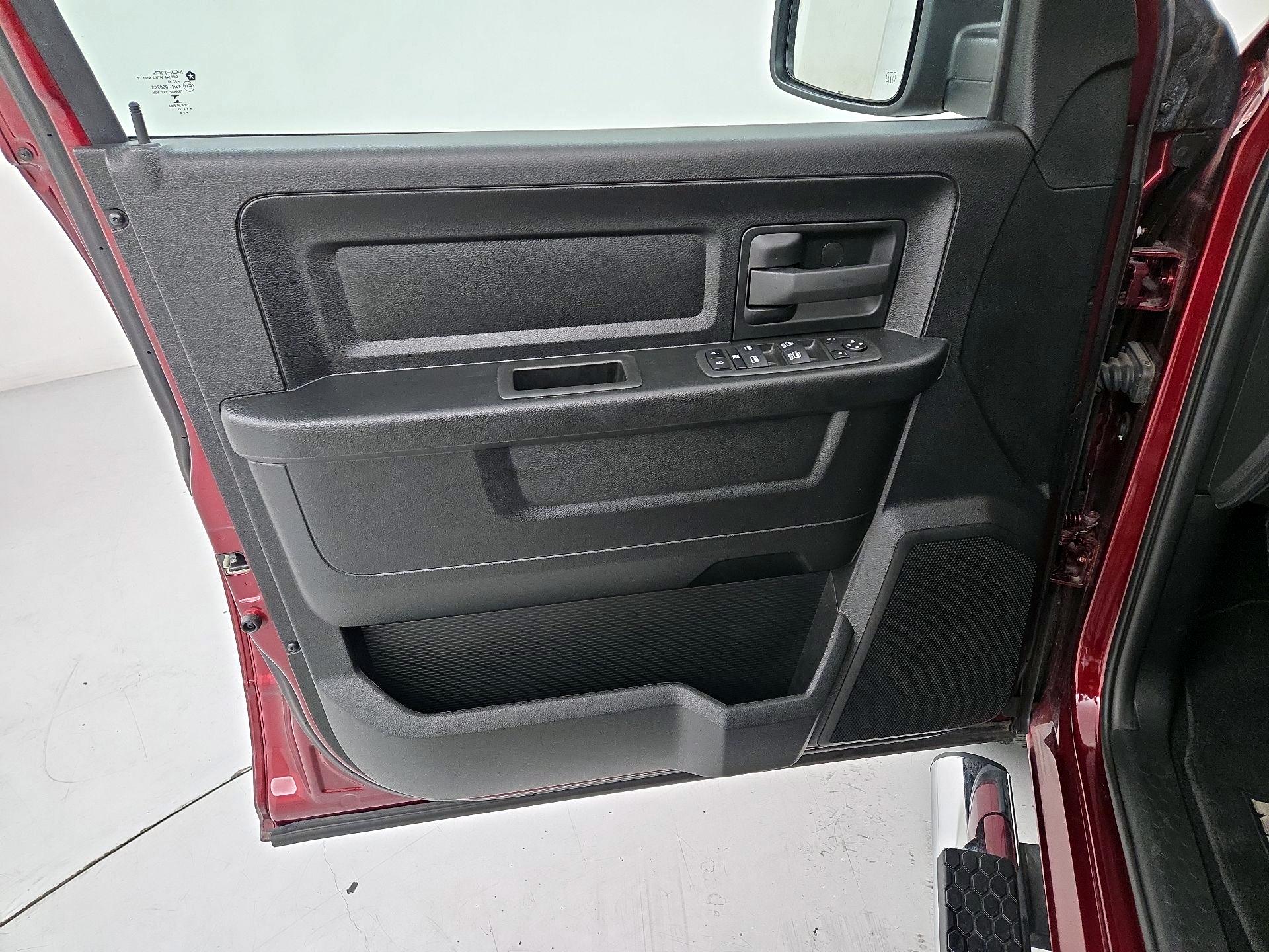 Thumbnail: 2022 RAM 1500 Classic - 12