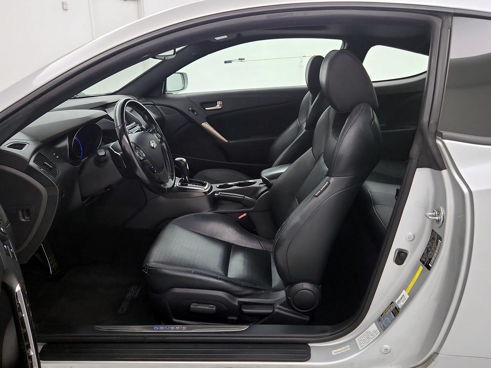 Thumbnail: 2015 Hyundai Genesis - 11