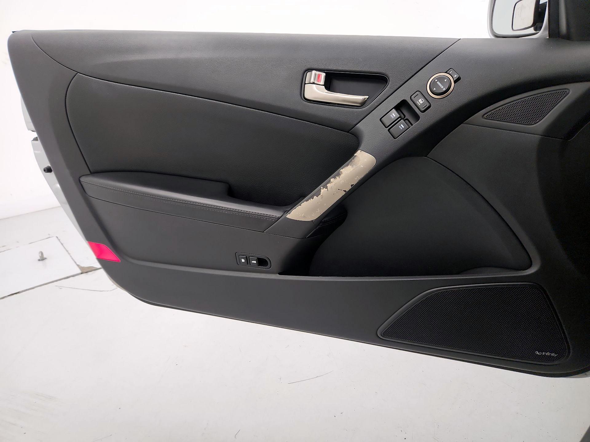 Thumbnail: 2015 Hyundai Genesis - 12