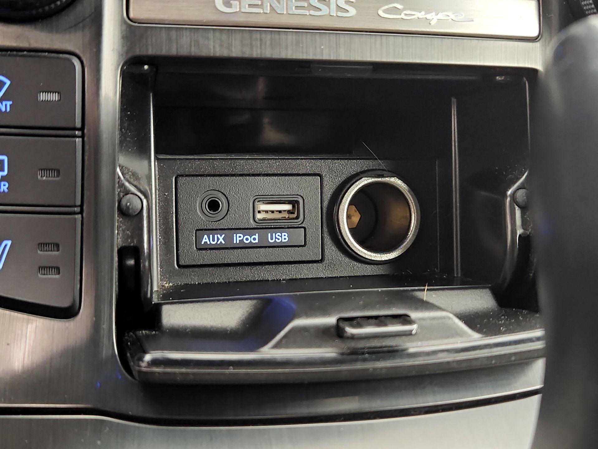 Thumbnail: 2015 Hyundai Genesis - 18
