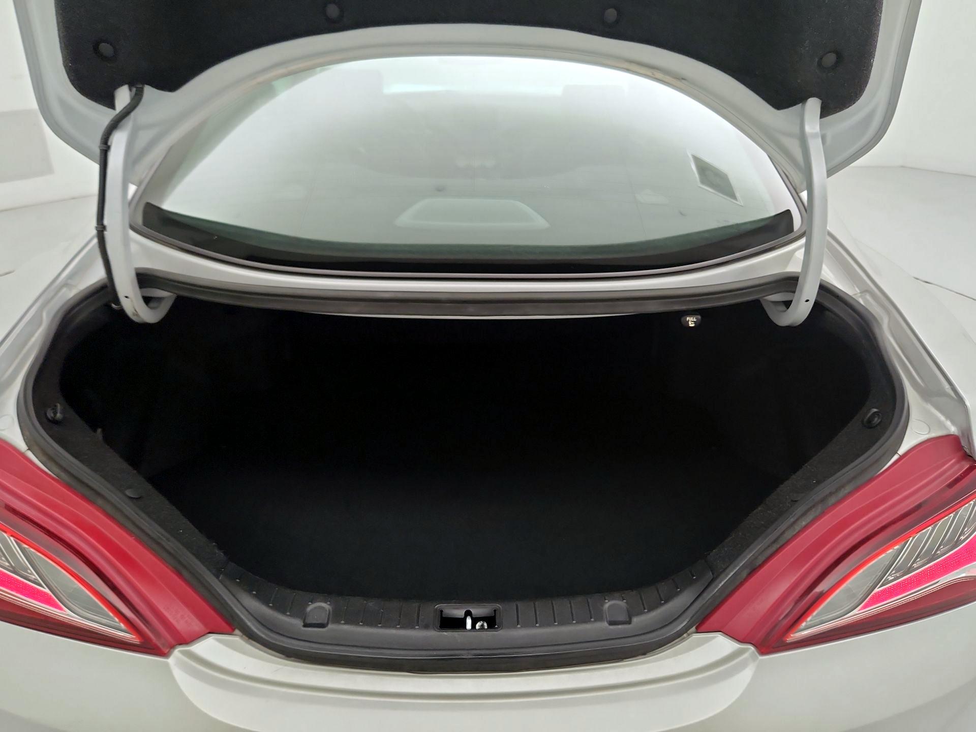 Thumbnail: 2015 Hyundai Genesis - 20