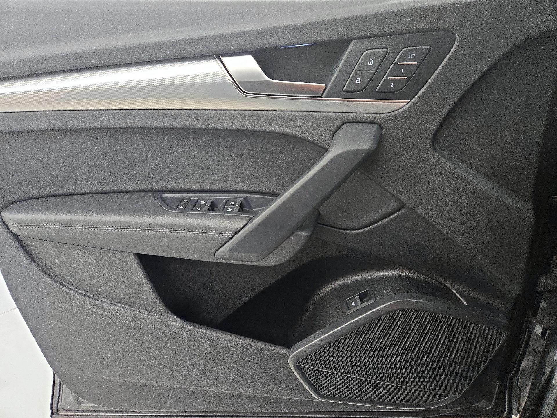 Thumbnail: 2020 Audi Q5 - 12
