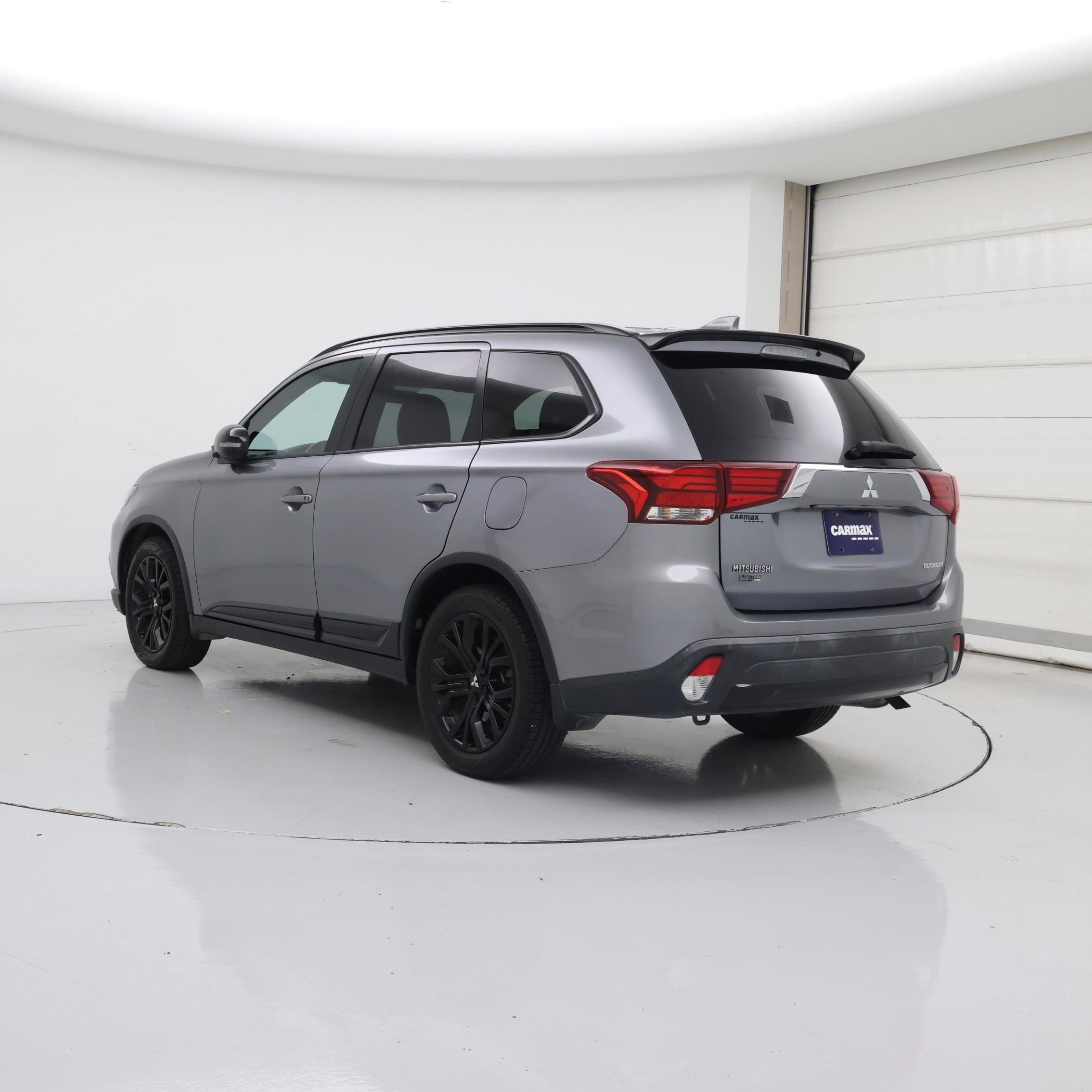 Thumbnail: 2018 Mitsubishi Outlander - 2