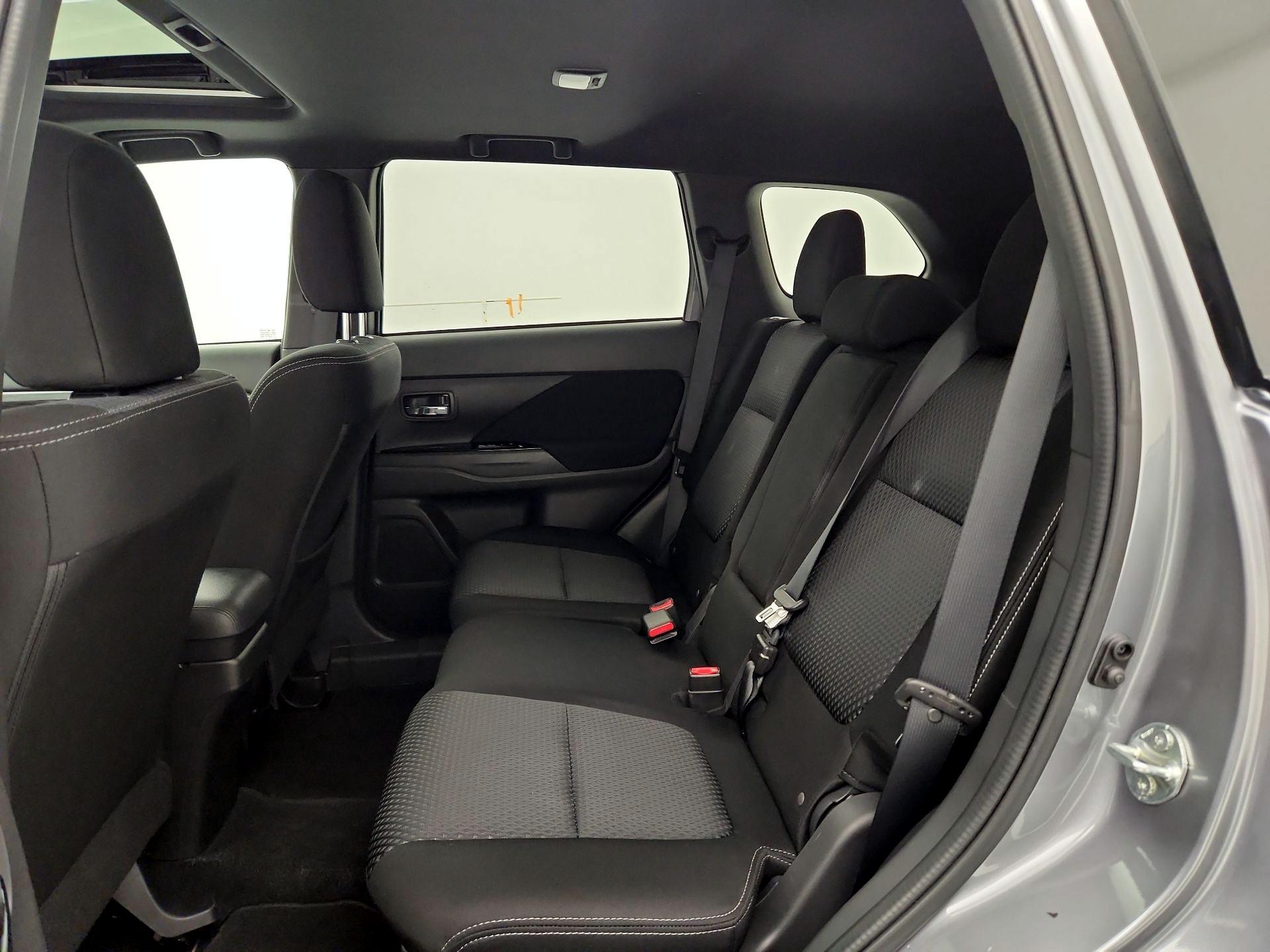 Thumbnail: 2018 Mitsubishi Outlander - 20
