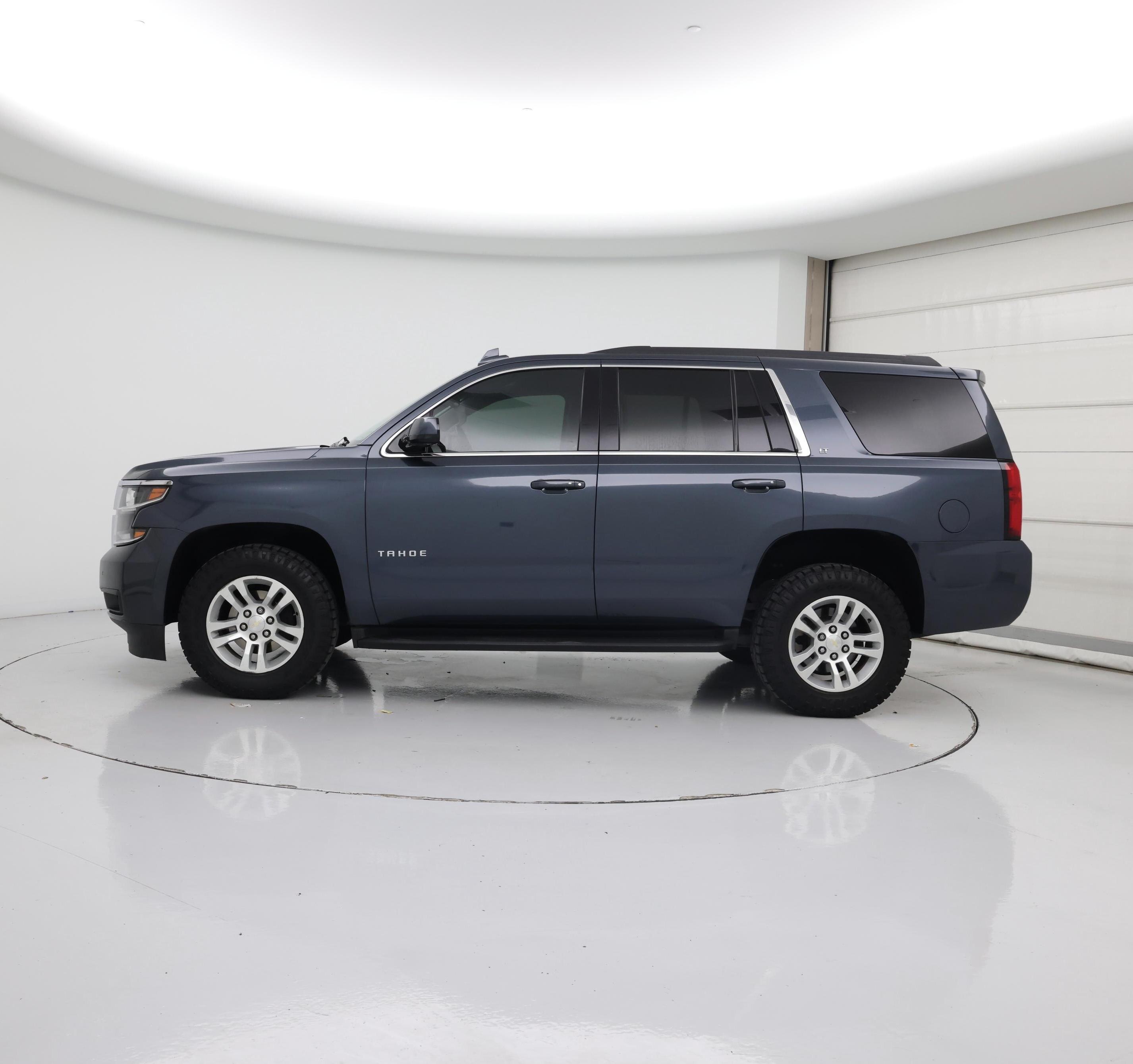Thumbnail: 2020 Chevrolet Tahoe - 3