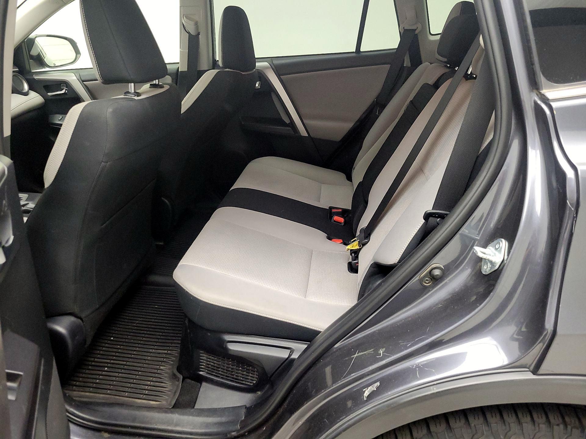 Thumbnail: 2017 Toyota RAV4 - 20
