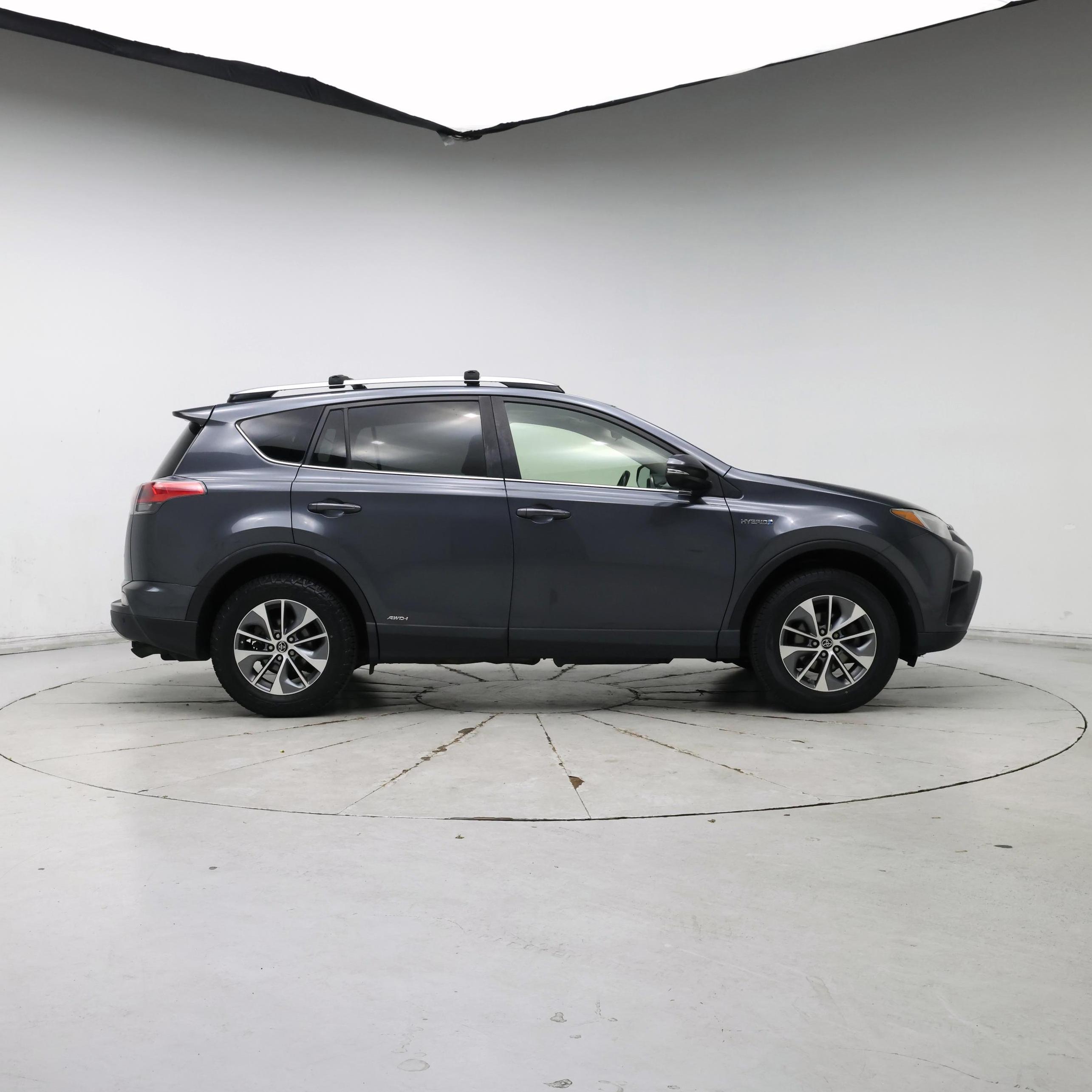 Thumbnail: 2017 Toyota RAV4 - 7
