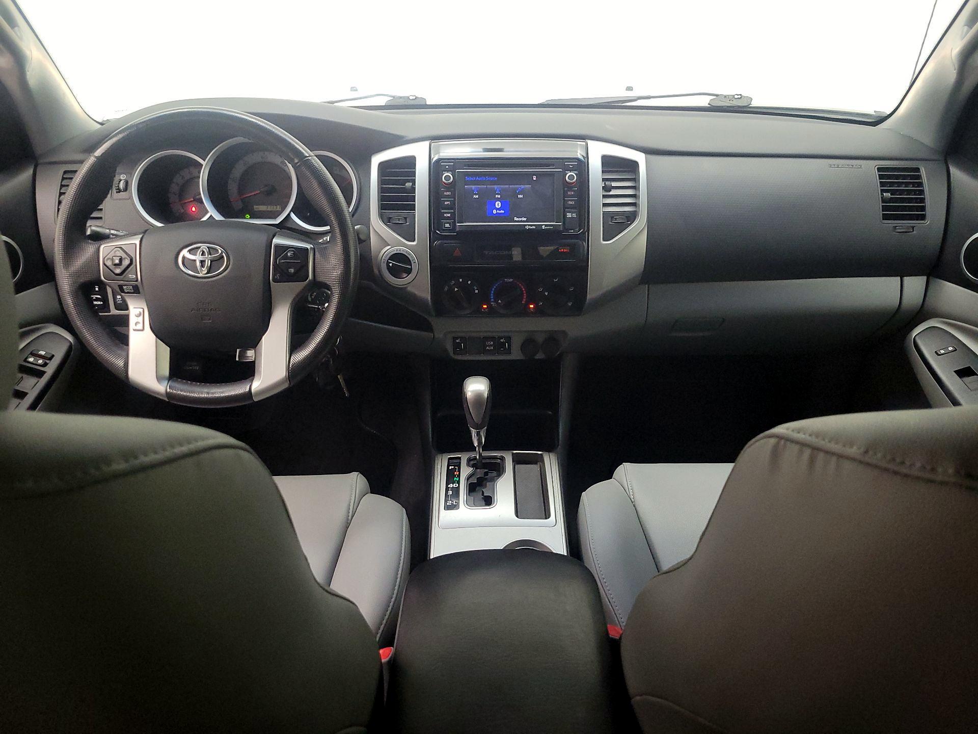 Thumbnail: 2015 Toyota Tacoma - 9