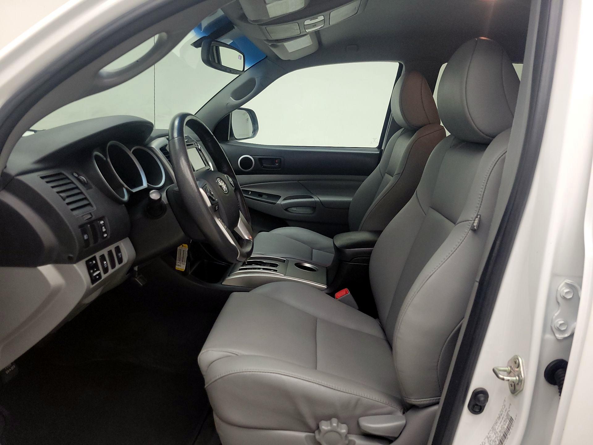 Thumbnail: 2015 Toyota Tacoma - 11