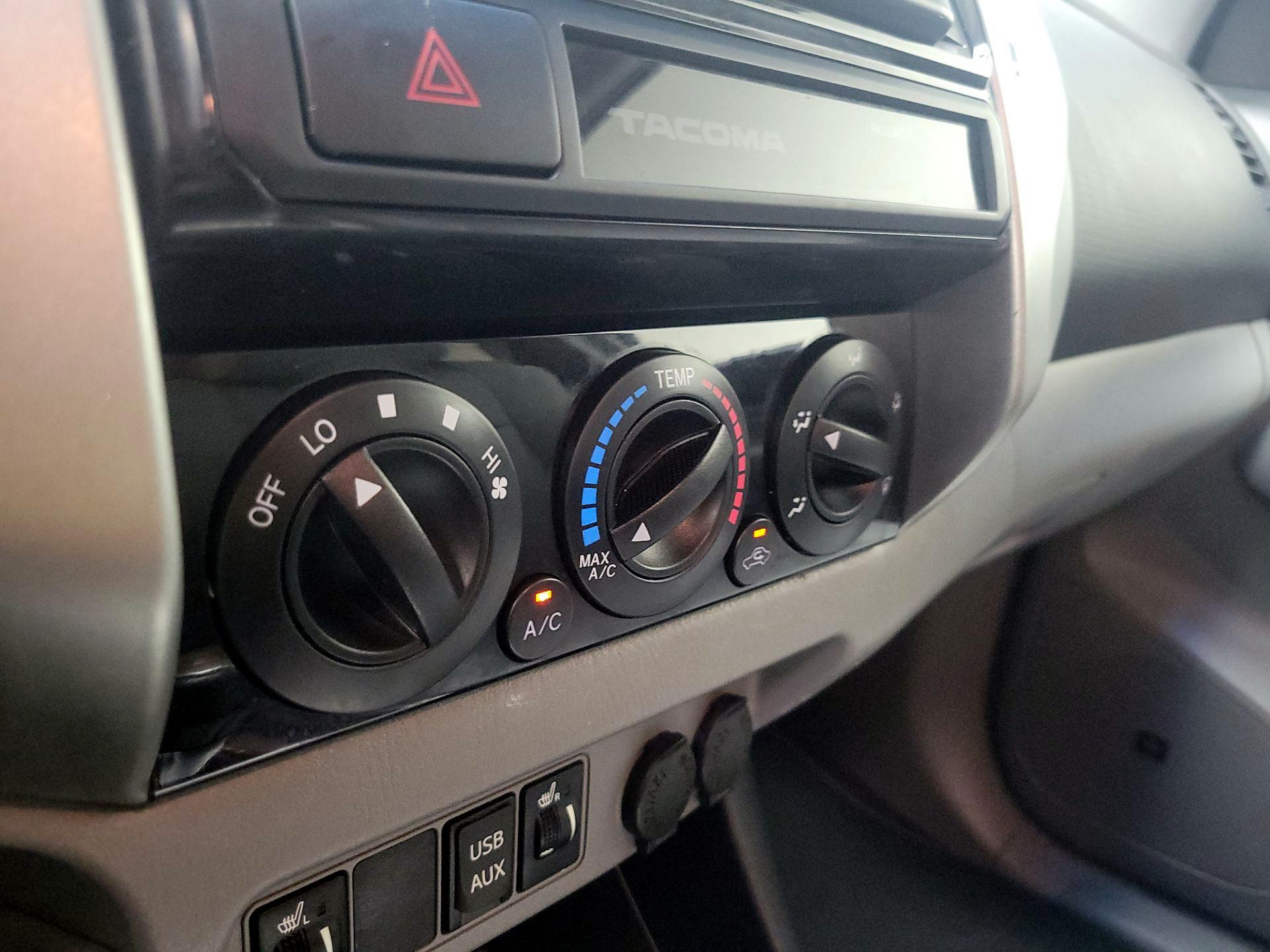 Thumbnail: 2015 Toyota Tacoma - 15