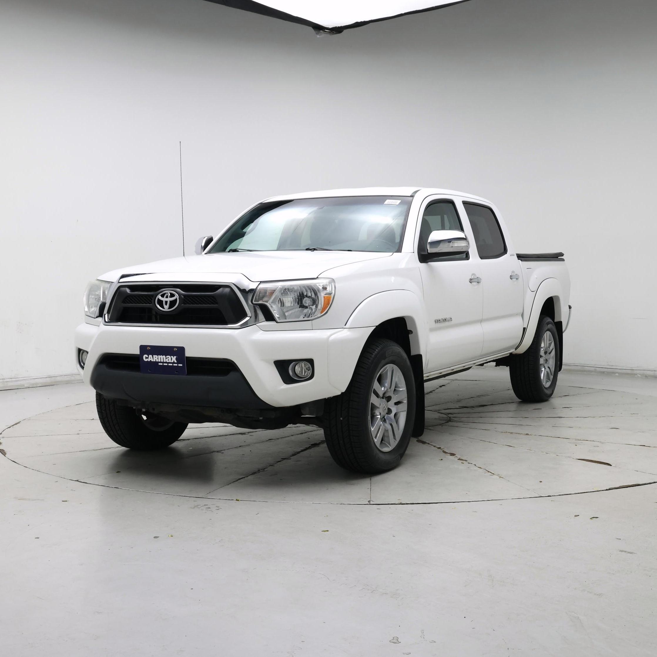 Thumbnail: 2015 Toyota Tacoma - 4