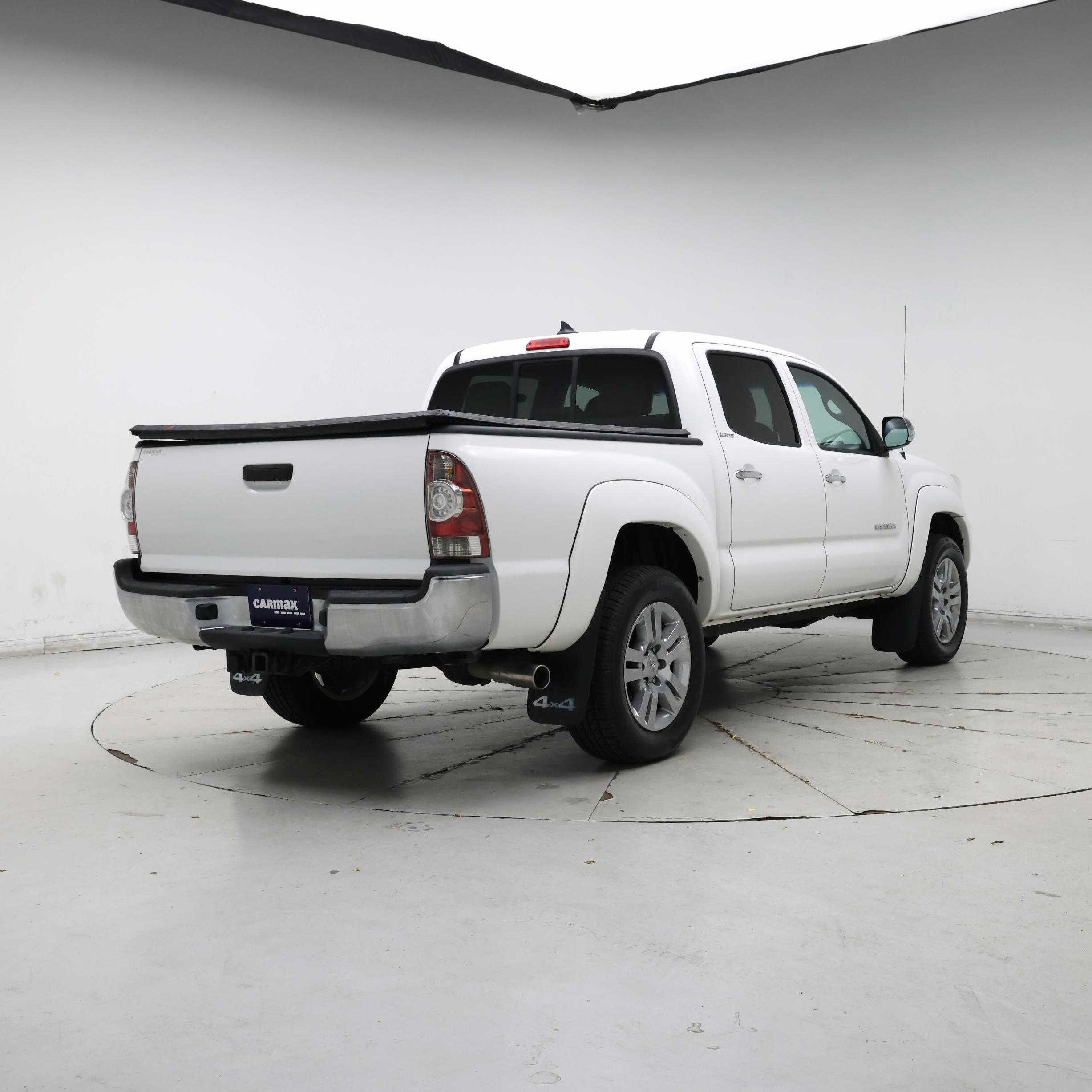 Thumbnail: 2015 Toyota Tacoma - 8