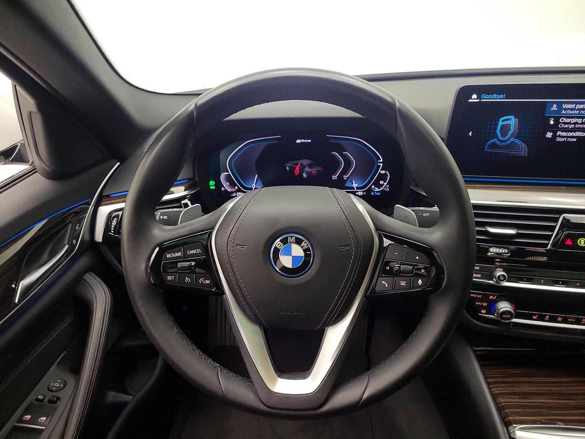 Thumbnail: 2022 BMW 5 Series - 10