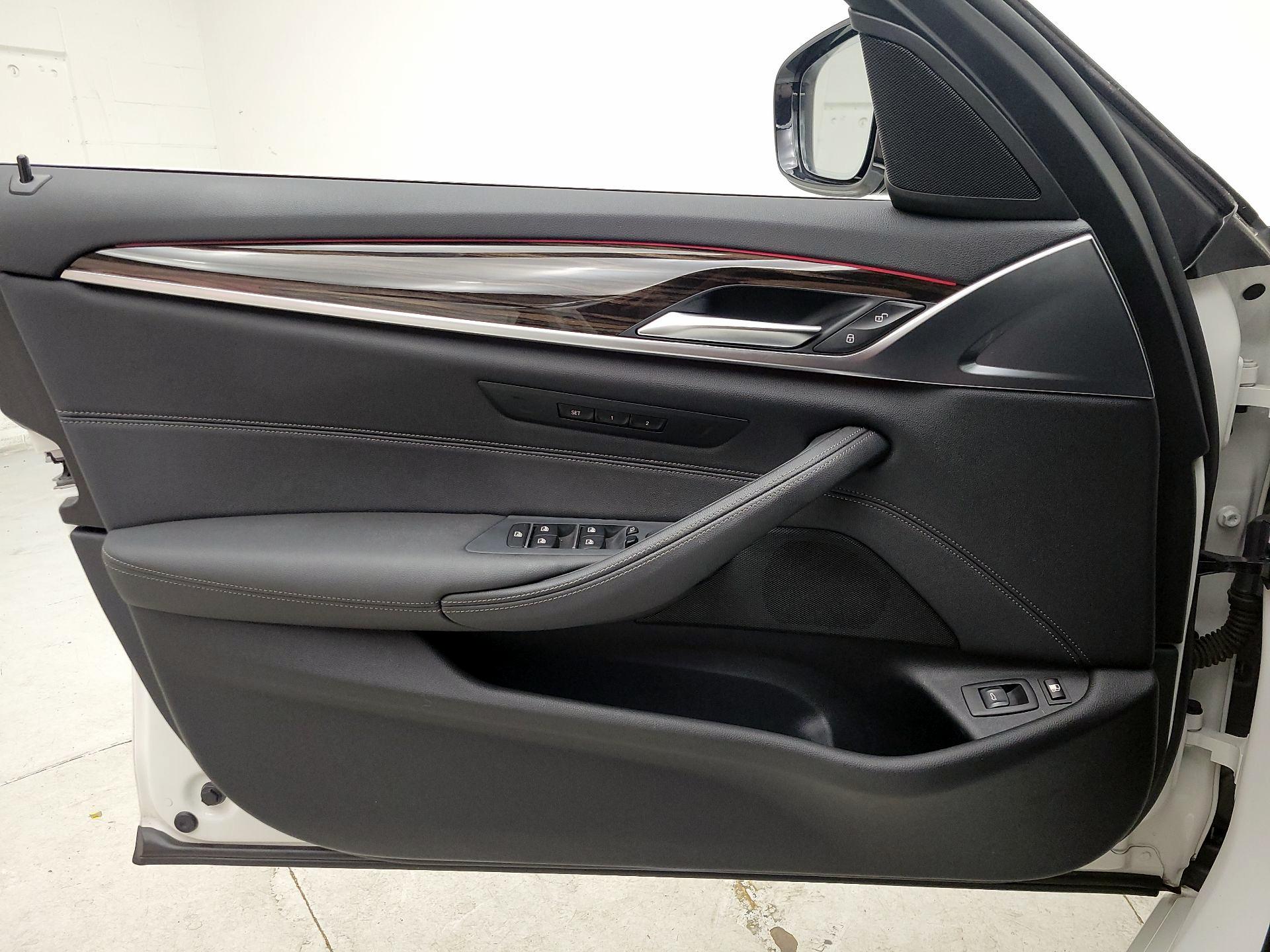 Thumbnail: 2022 BMW 5 Series - 12