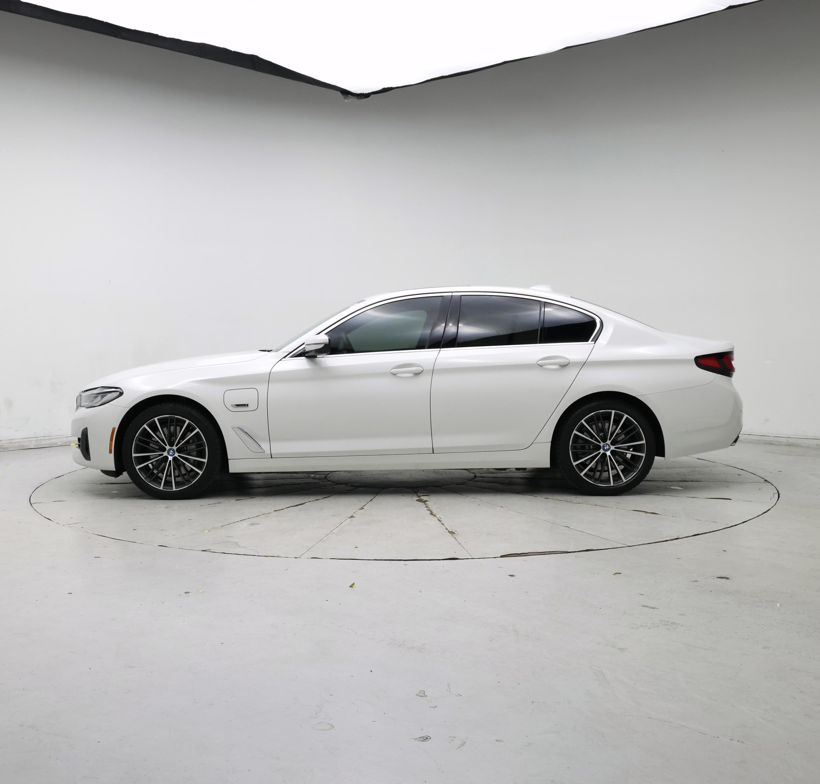 Thumbnail: 2022 BMW 5 Series - 3