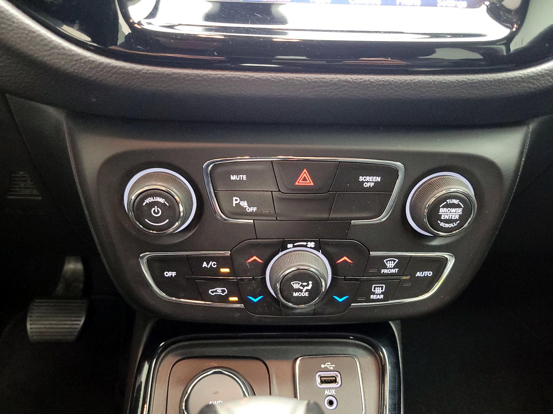 Thumbnail: 2018 Jeep Compass - 16