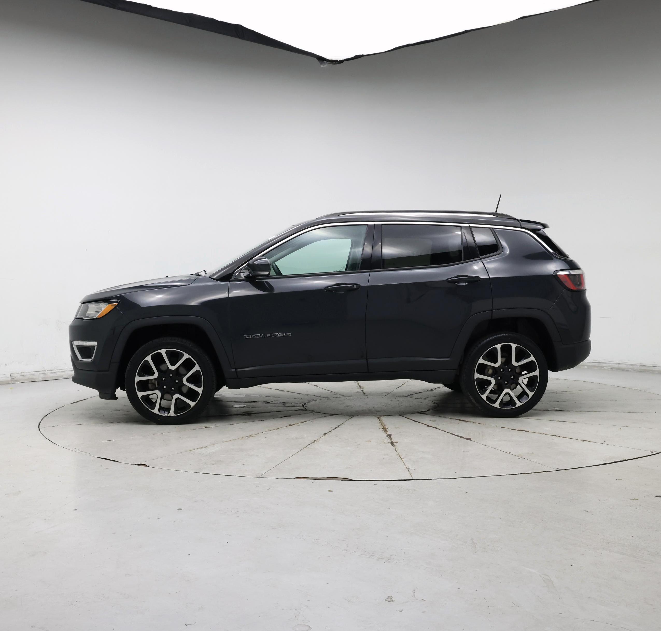 Thumbnail: 2018 Jeep Compass - 3