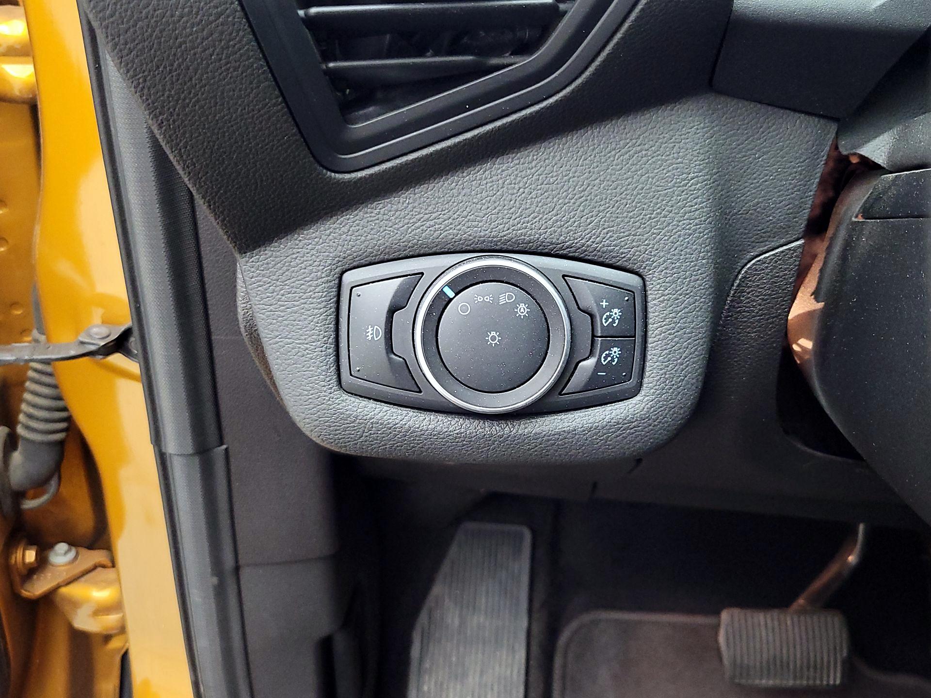 Thumbnail: 2016 Ford Escape - 13