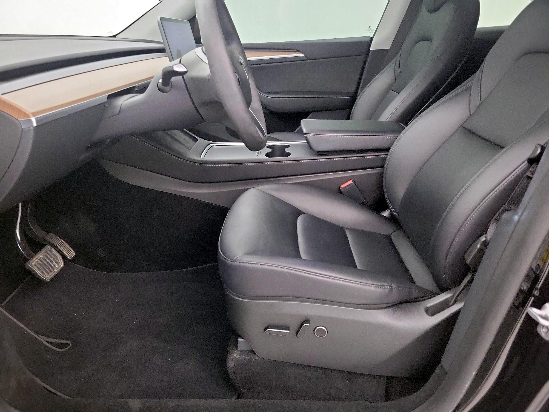 Thumbnail: 2023 Tesla Model Y - 11