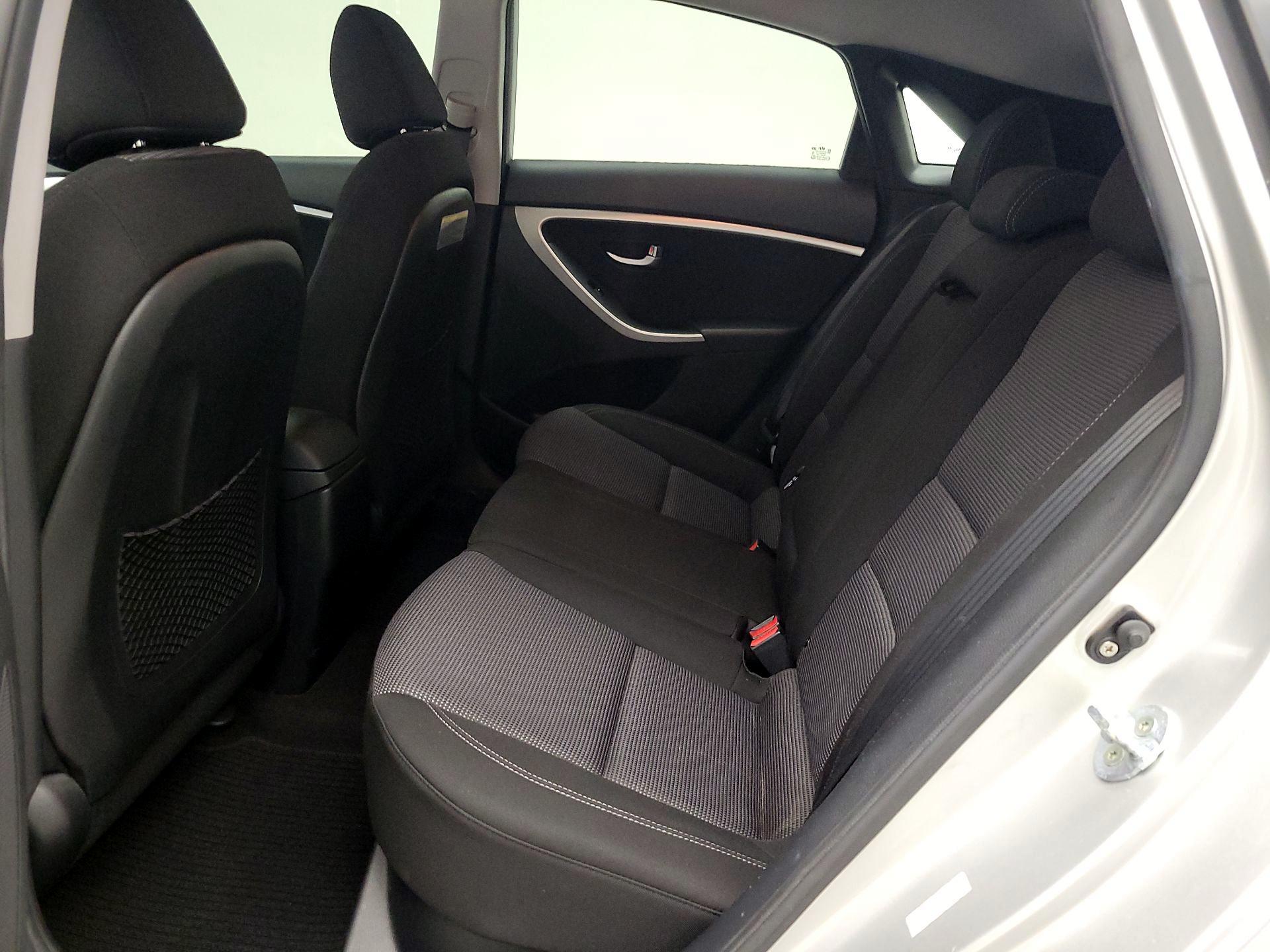 Thumbnail: 2014 Hyundai Elantra - 18