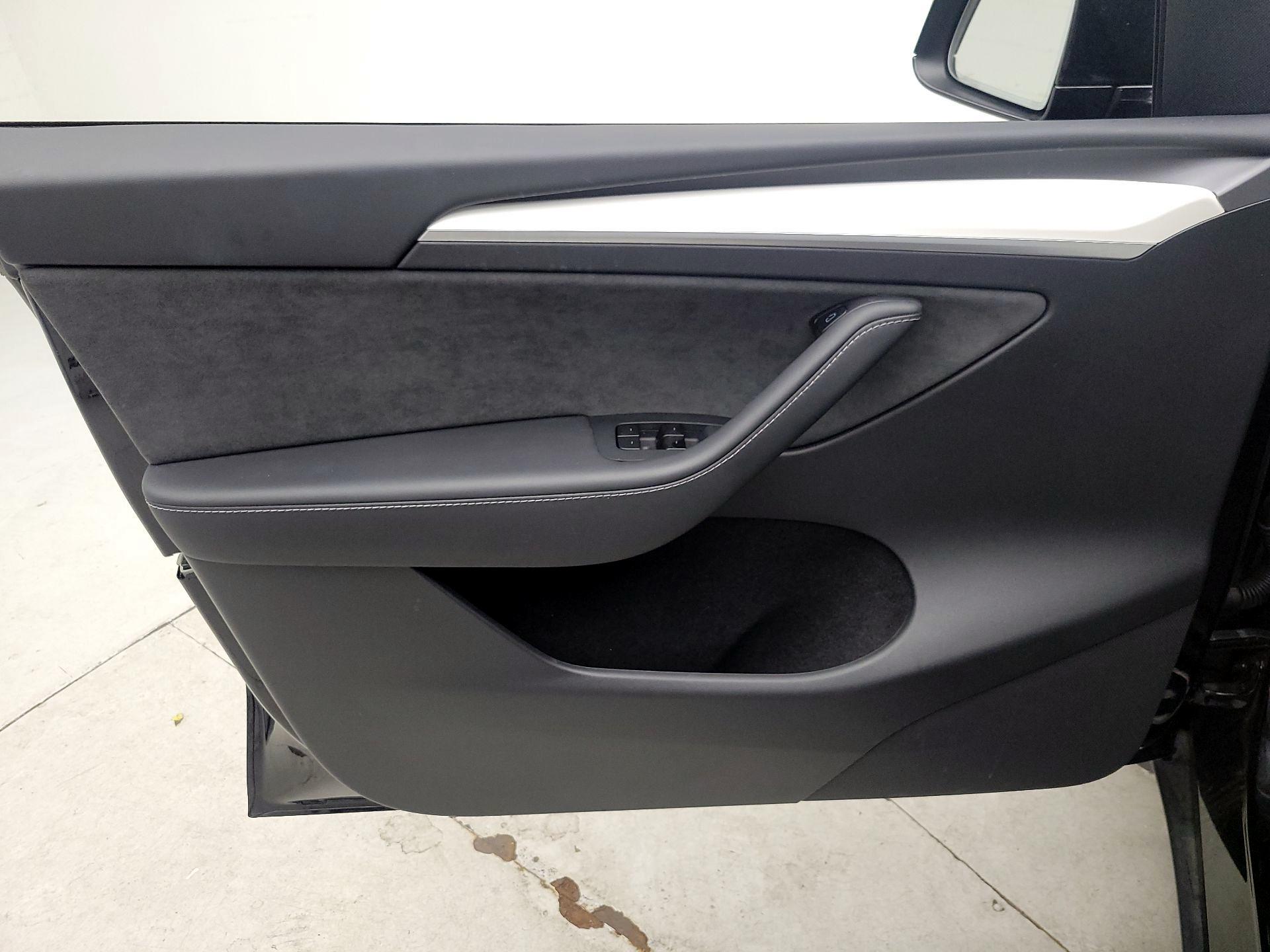 Thumbnail: 2025 Tesla Model Y - 12