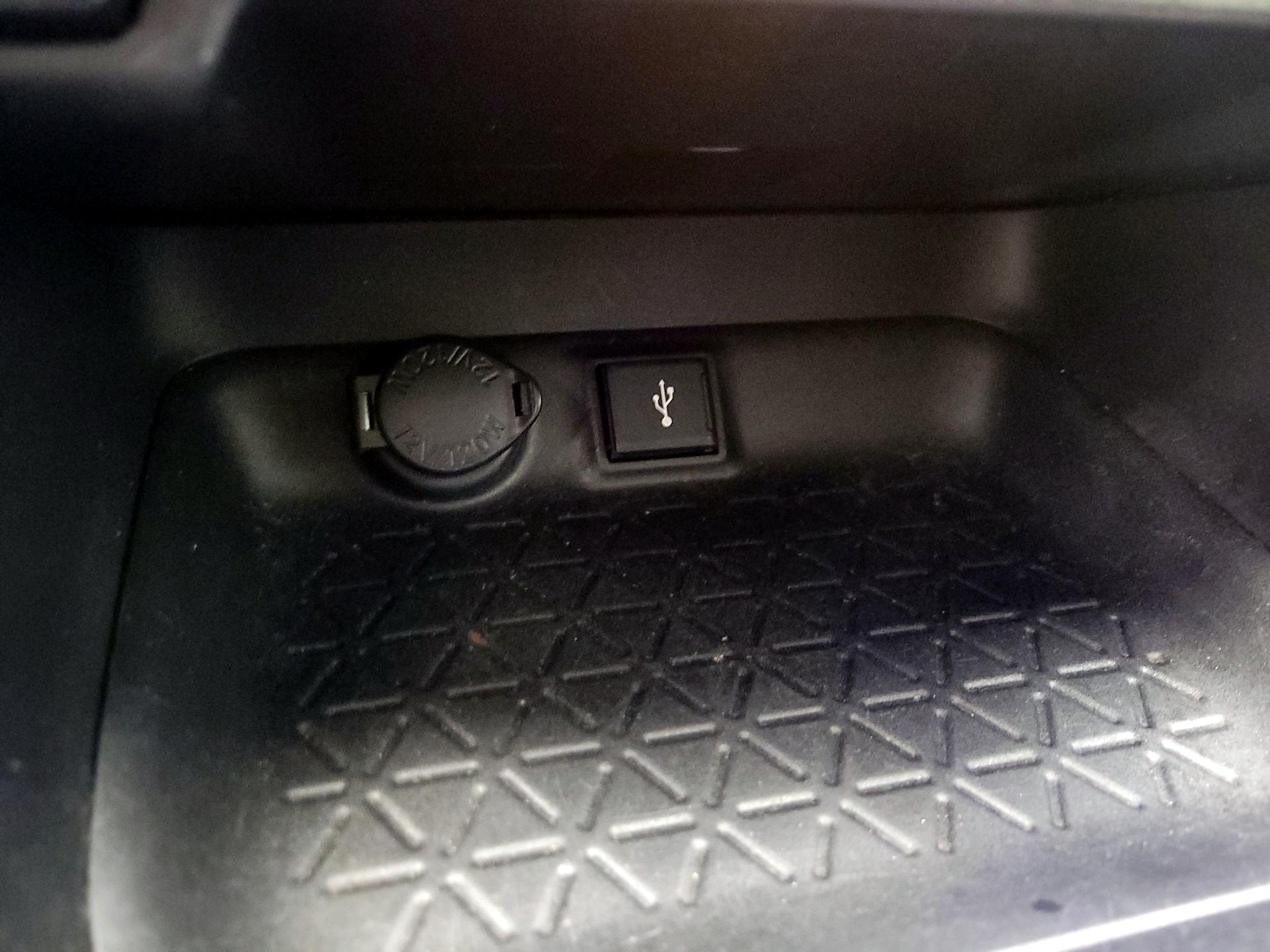 Thumbnail: 2020 Toyota RAV4 - 18