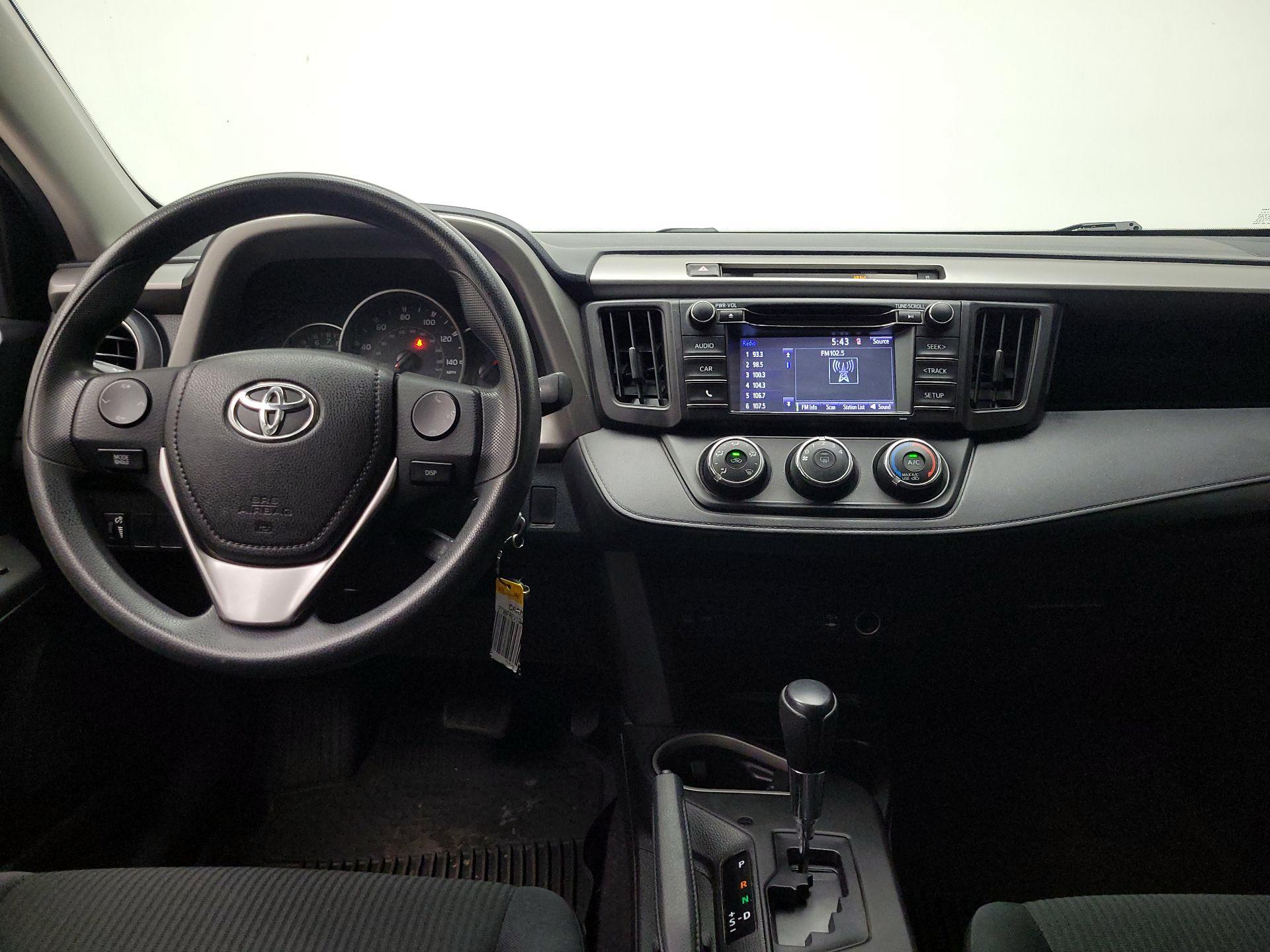 Thumbnail: 2016 Toyota RAV4 - 9