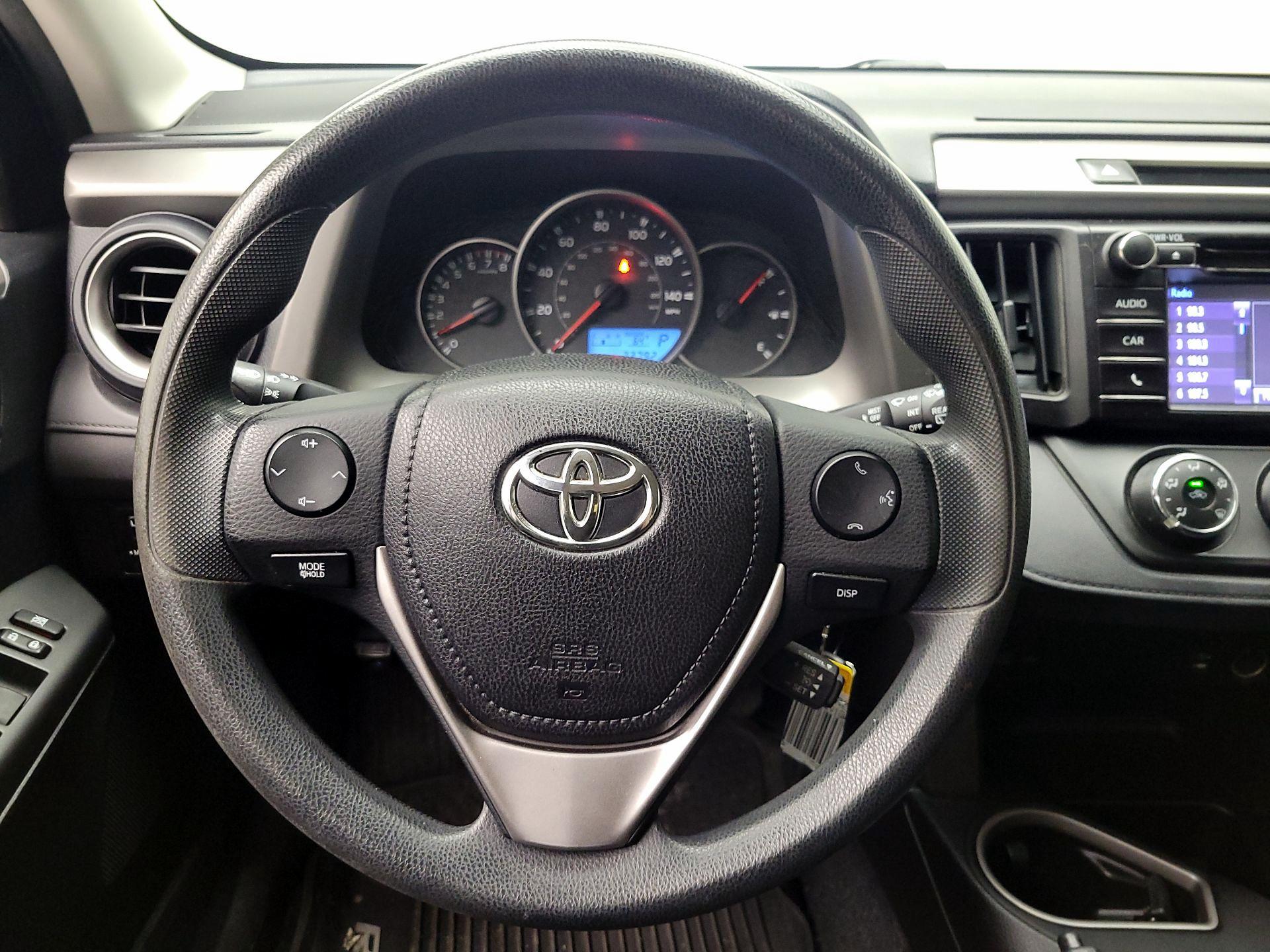 Thumbnail: 2016 Toyota RAV4 - 10