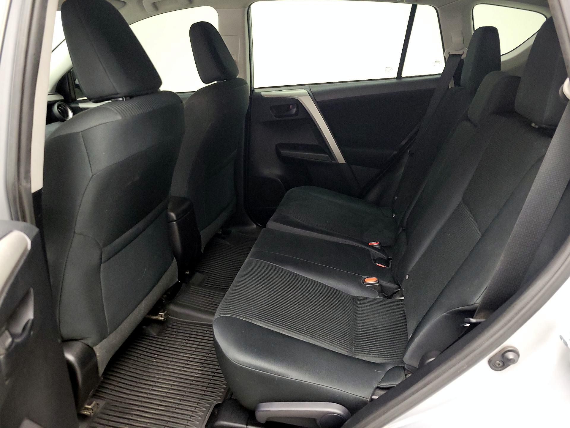 Thumbnail: 2016 Toyota RAV4 - 19