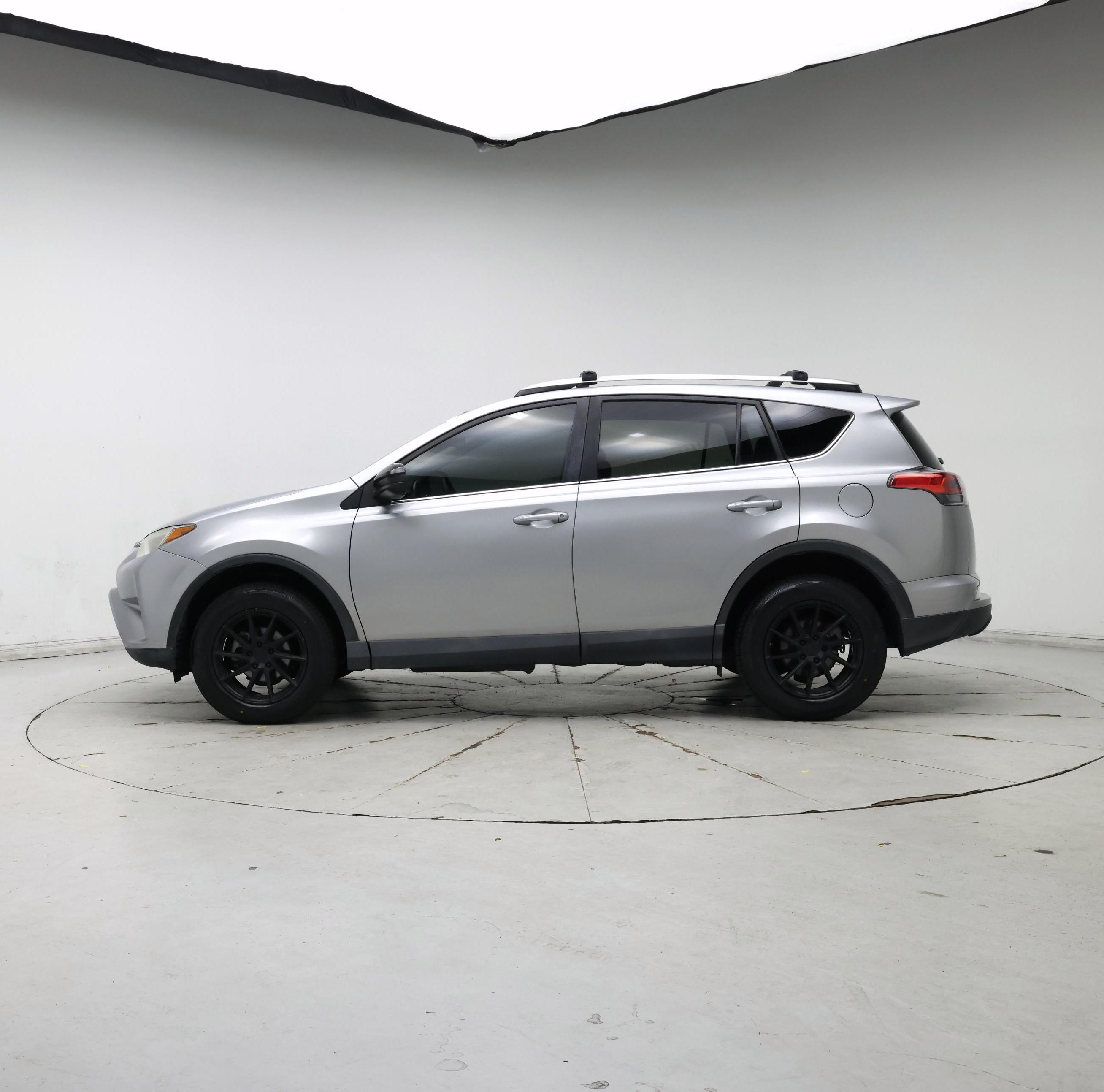 Thumbnail: 2016 Toyota RAV4 - 3