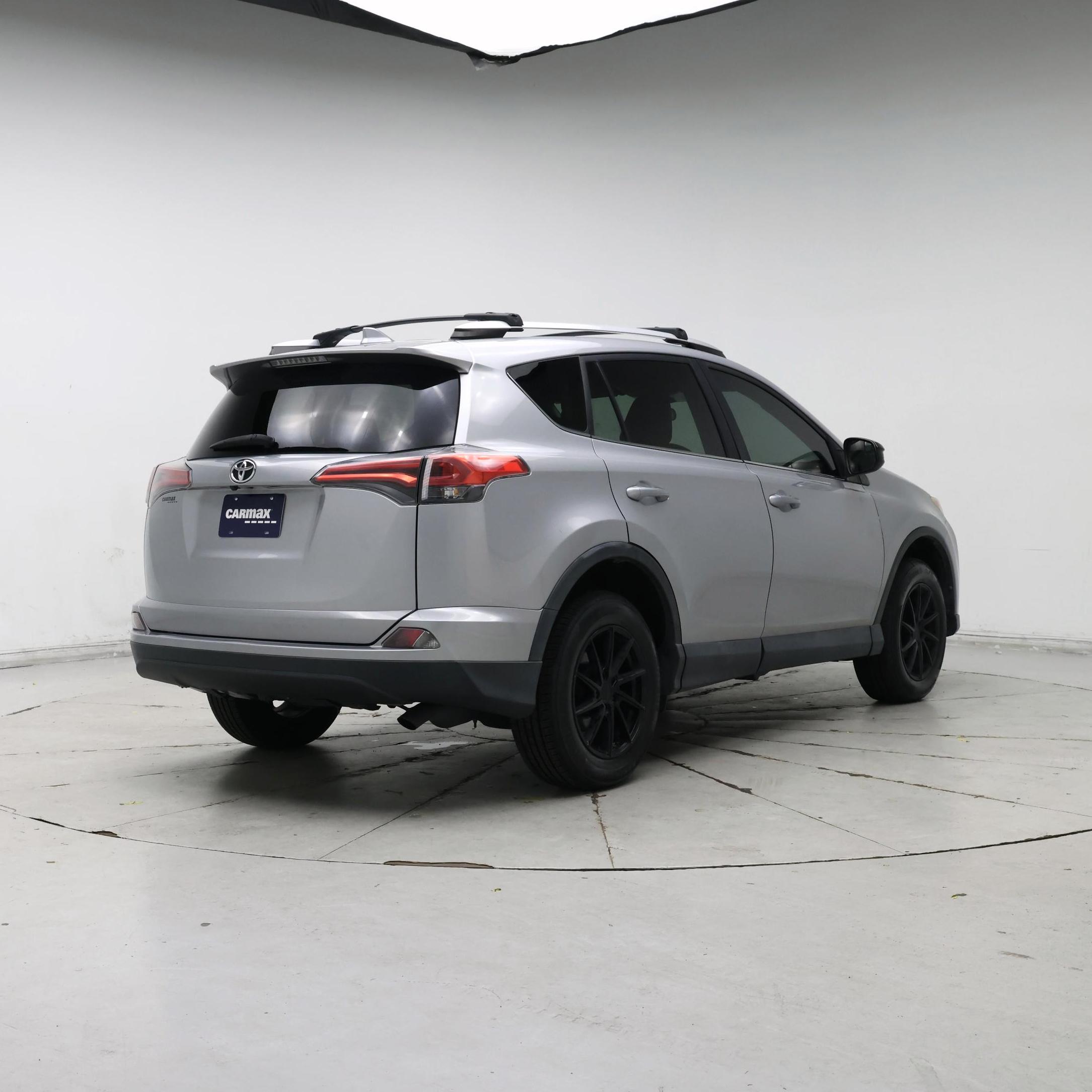 Thumbnail: 2016 Toyota RAV4 - 8