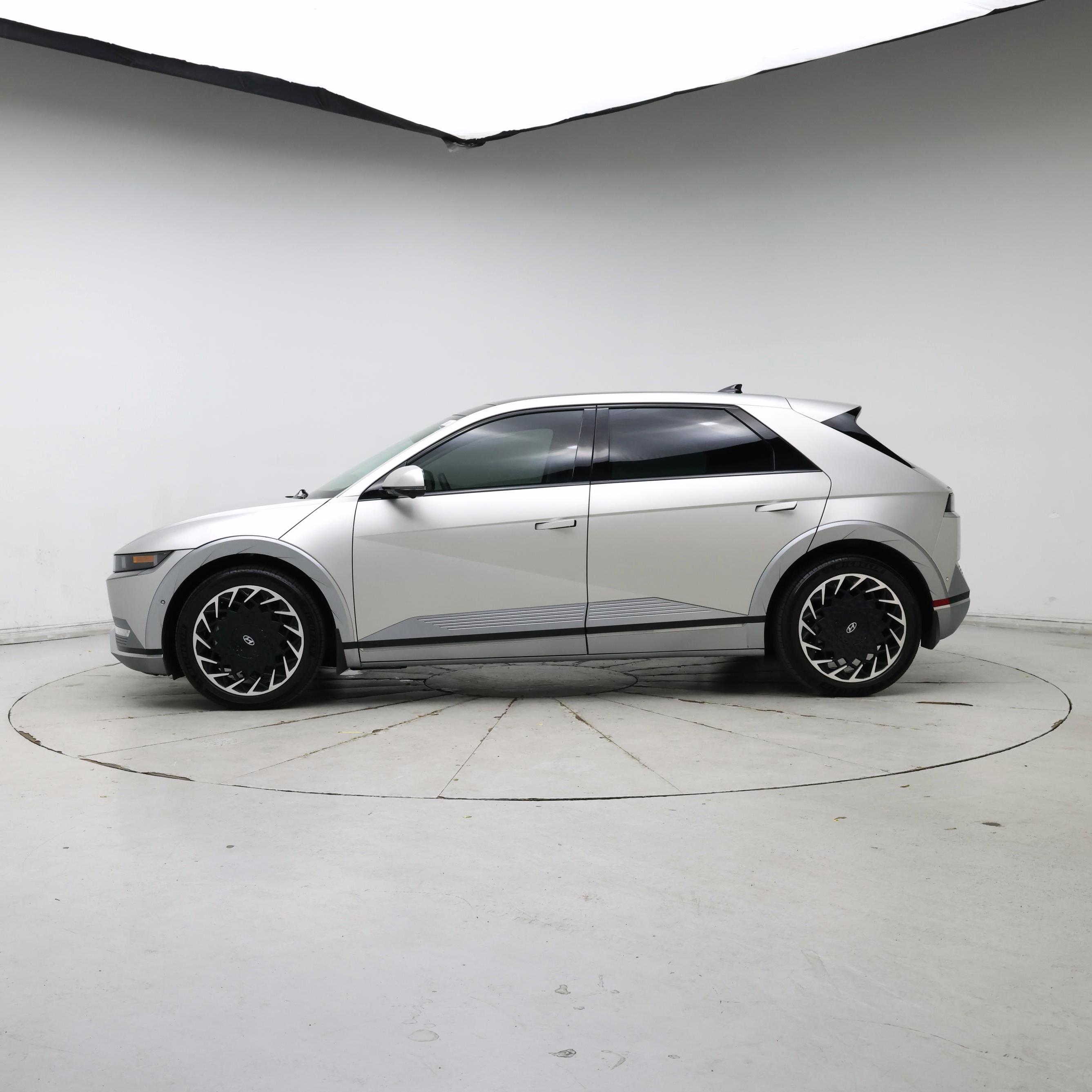 Thumbnail: 2023 Hyundai Ioniq 5 - 3