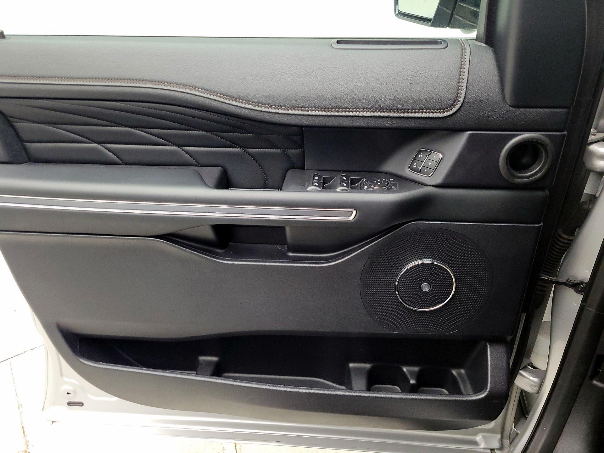 Thumbnail: 2019 Ford Expedition - 12