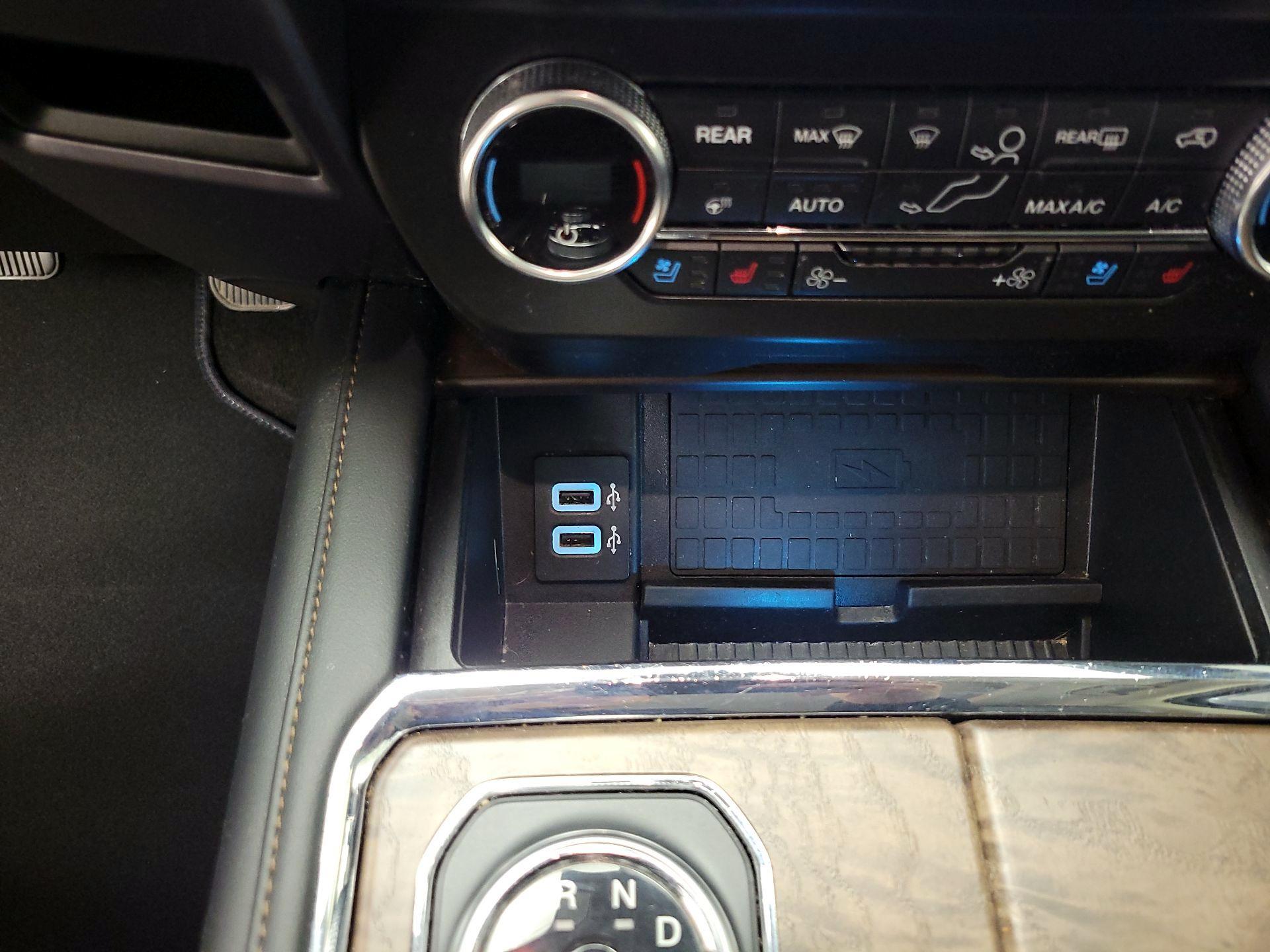 Thumbnail: 2019 Ford Expedition - 19
