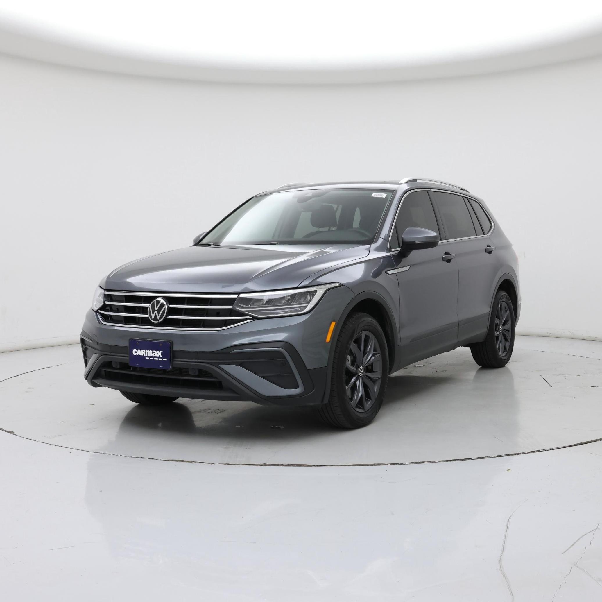 Thumbnail: 2022 Volkswagen Tiguan - 4