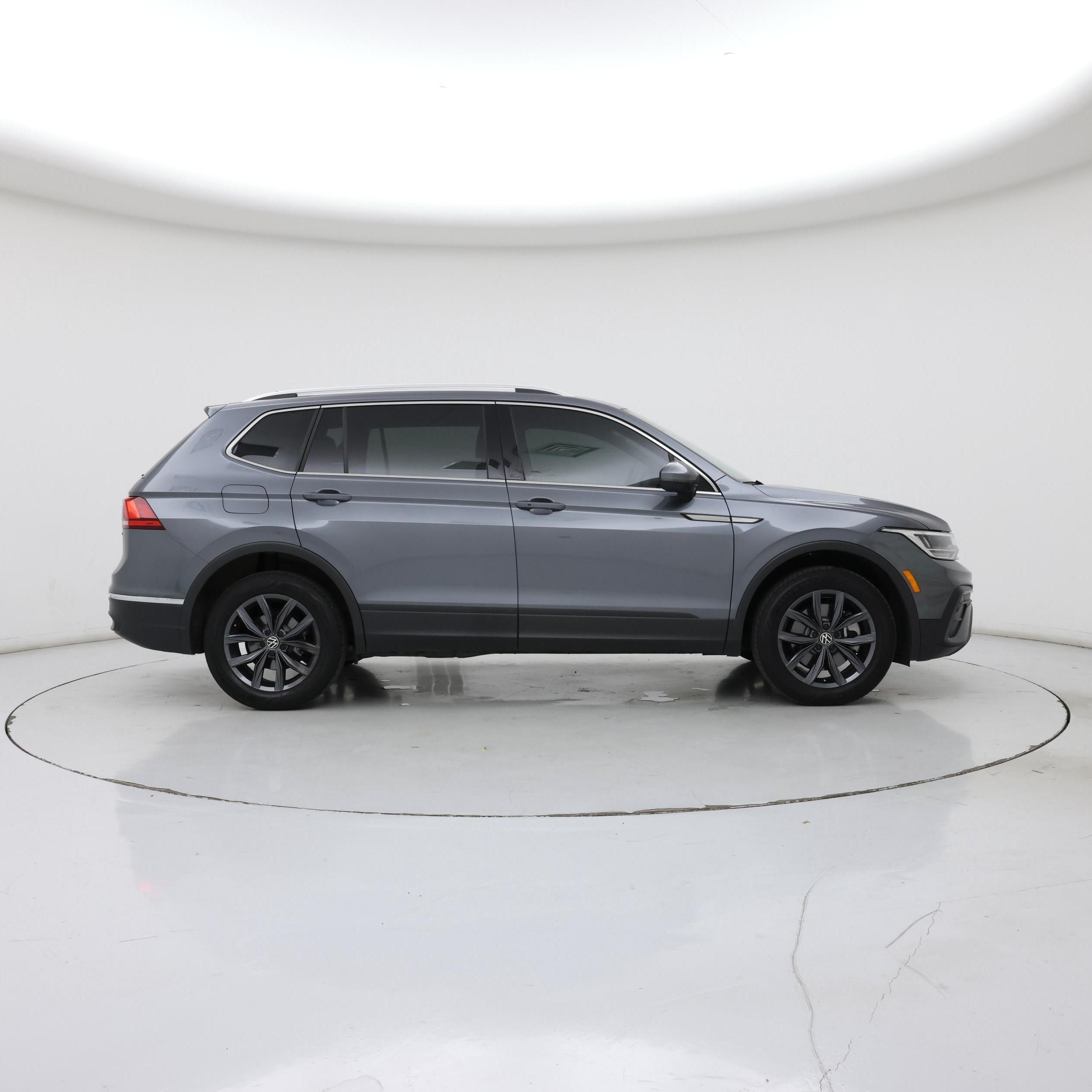 Thumbnail: 2022 Volkswagen Tiguan - 7