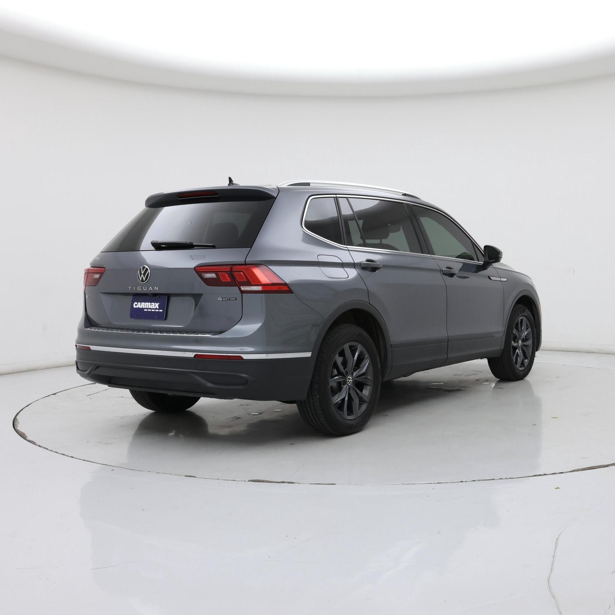 Thumbnail: 2022 Volkswagen Tiguan - 8