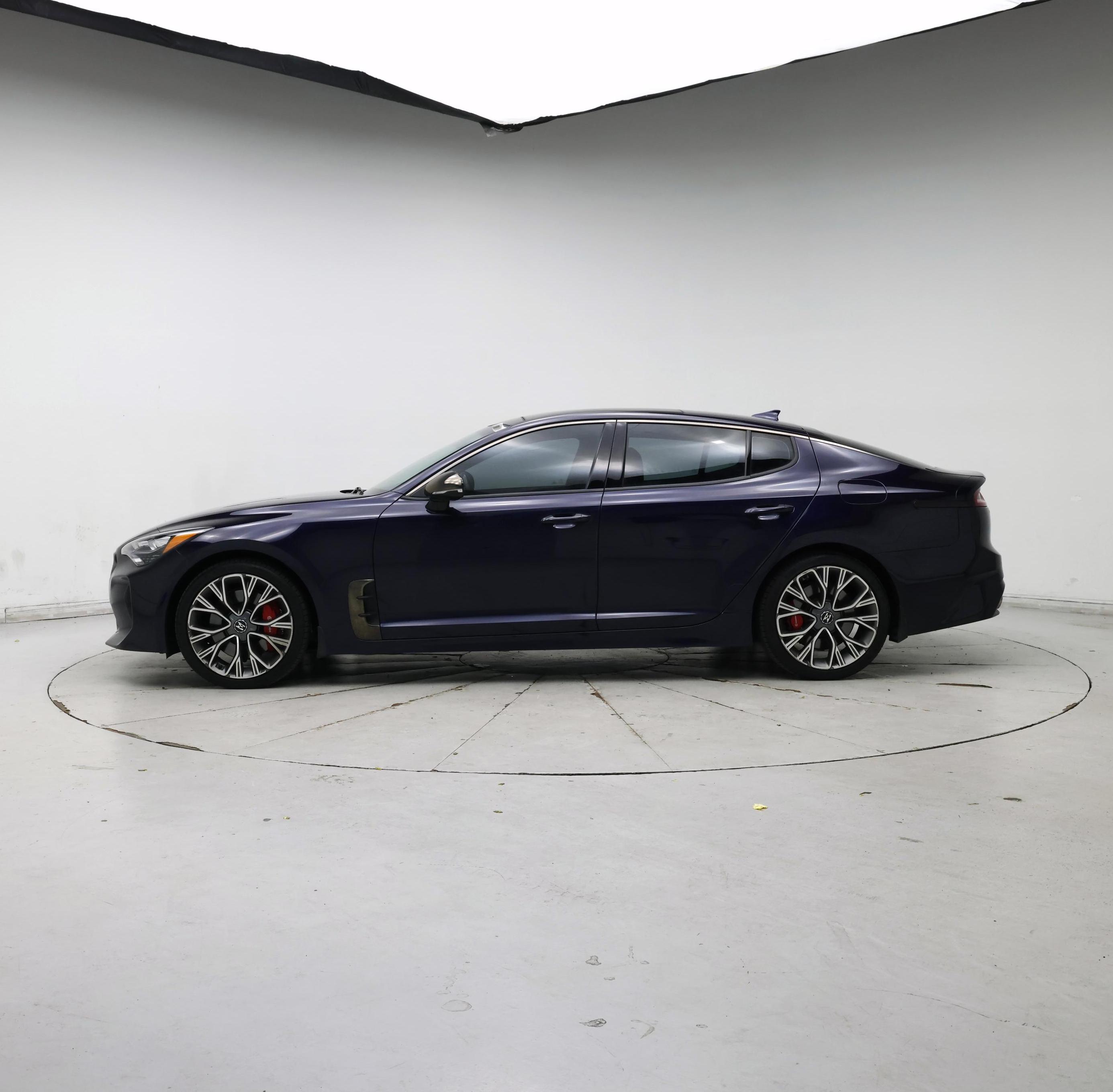 Thumbnail: 2020 Kia Stinger - 3