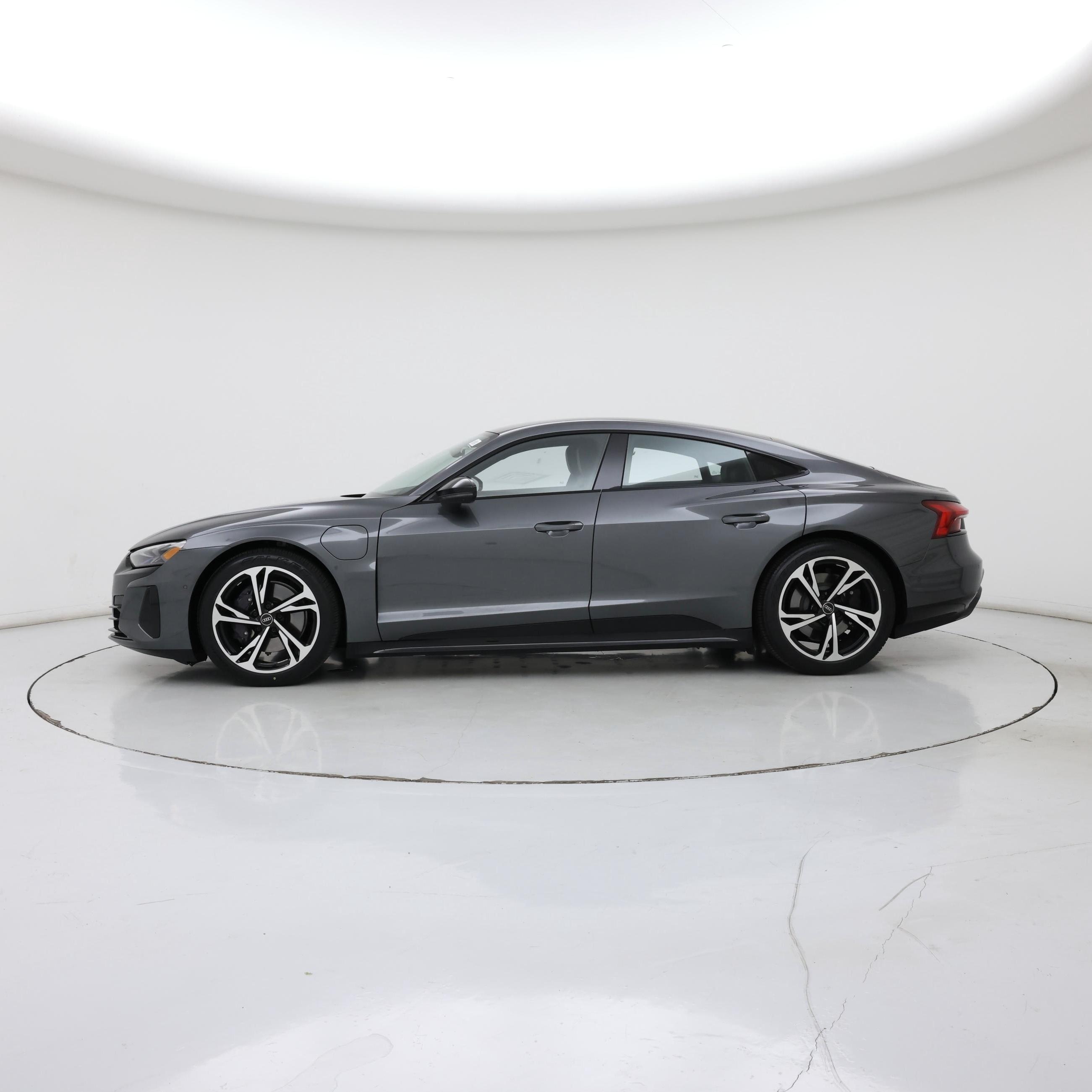 Thumbnail: 2022 Audi e-tron GT - 3