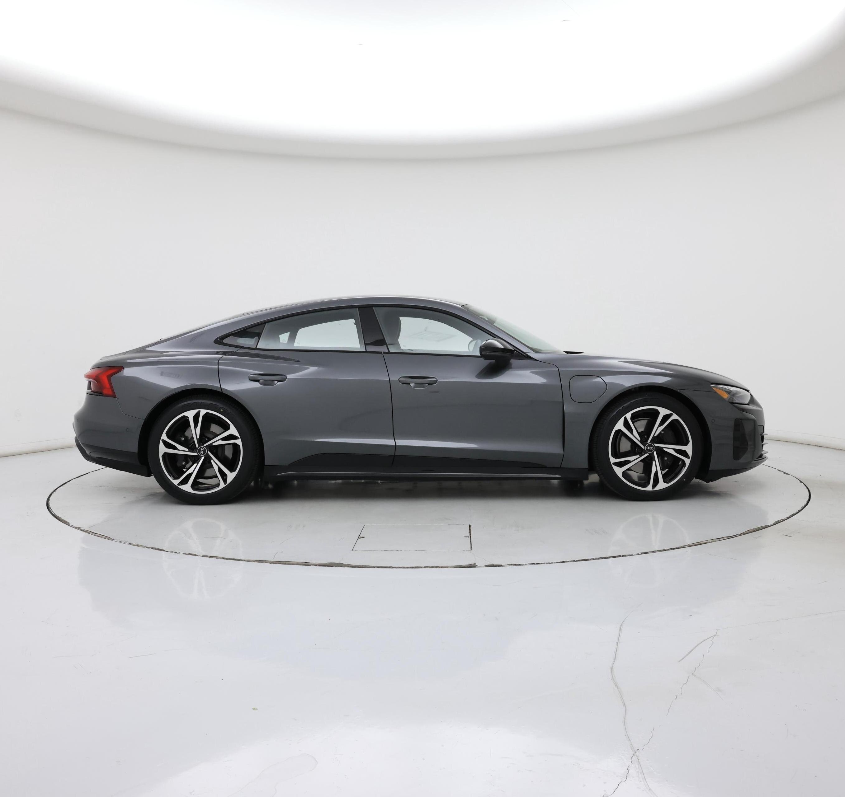 Thumbnail: 2022 Audi e-tron GT - 7