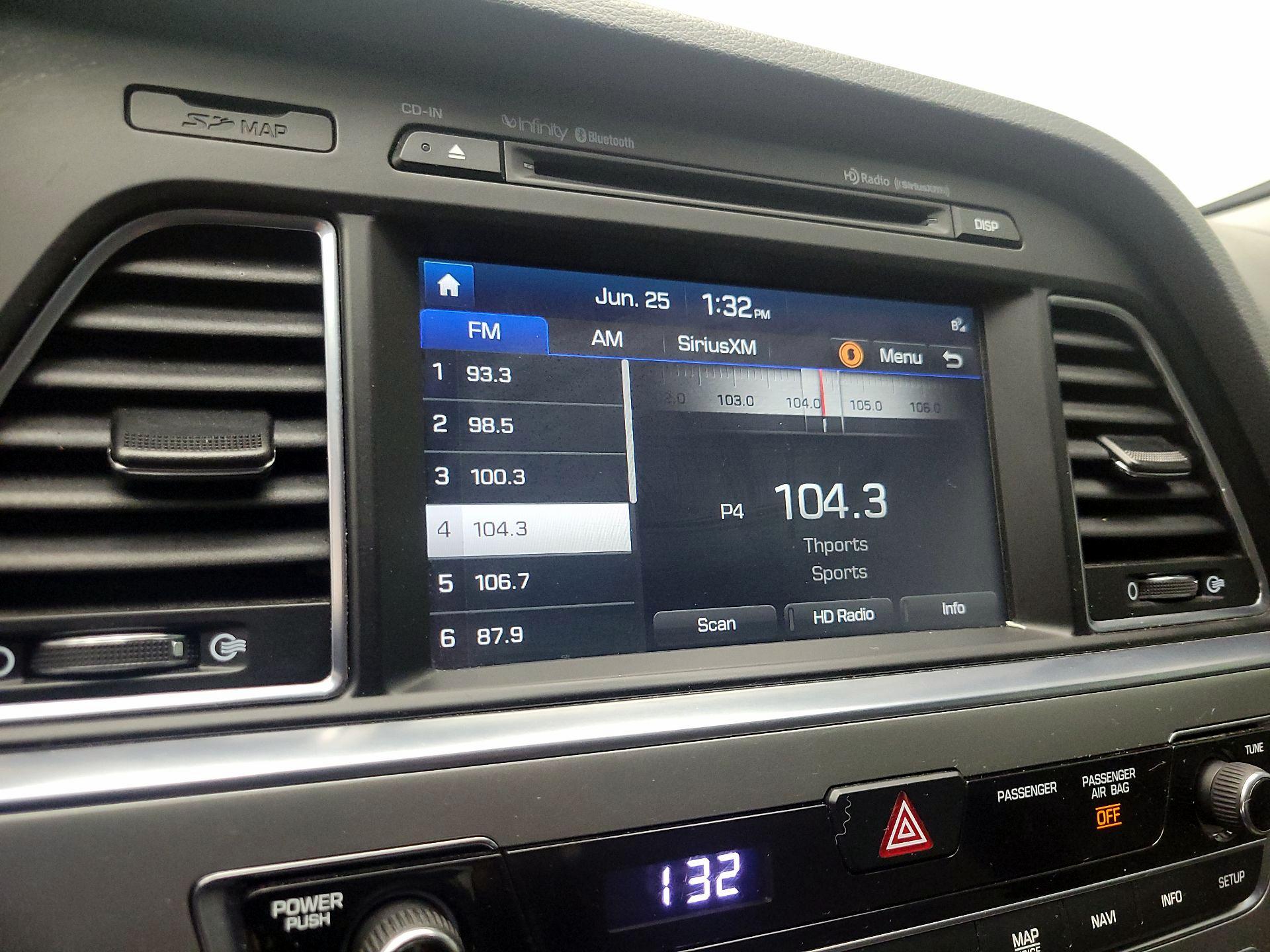 Thumbnail: 2016 Hyundai Sonata - 16