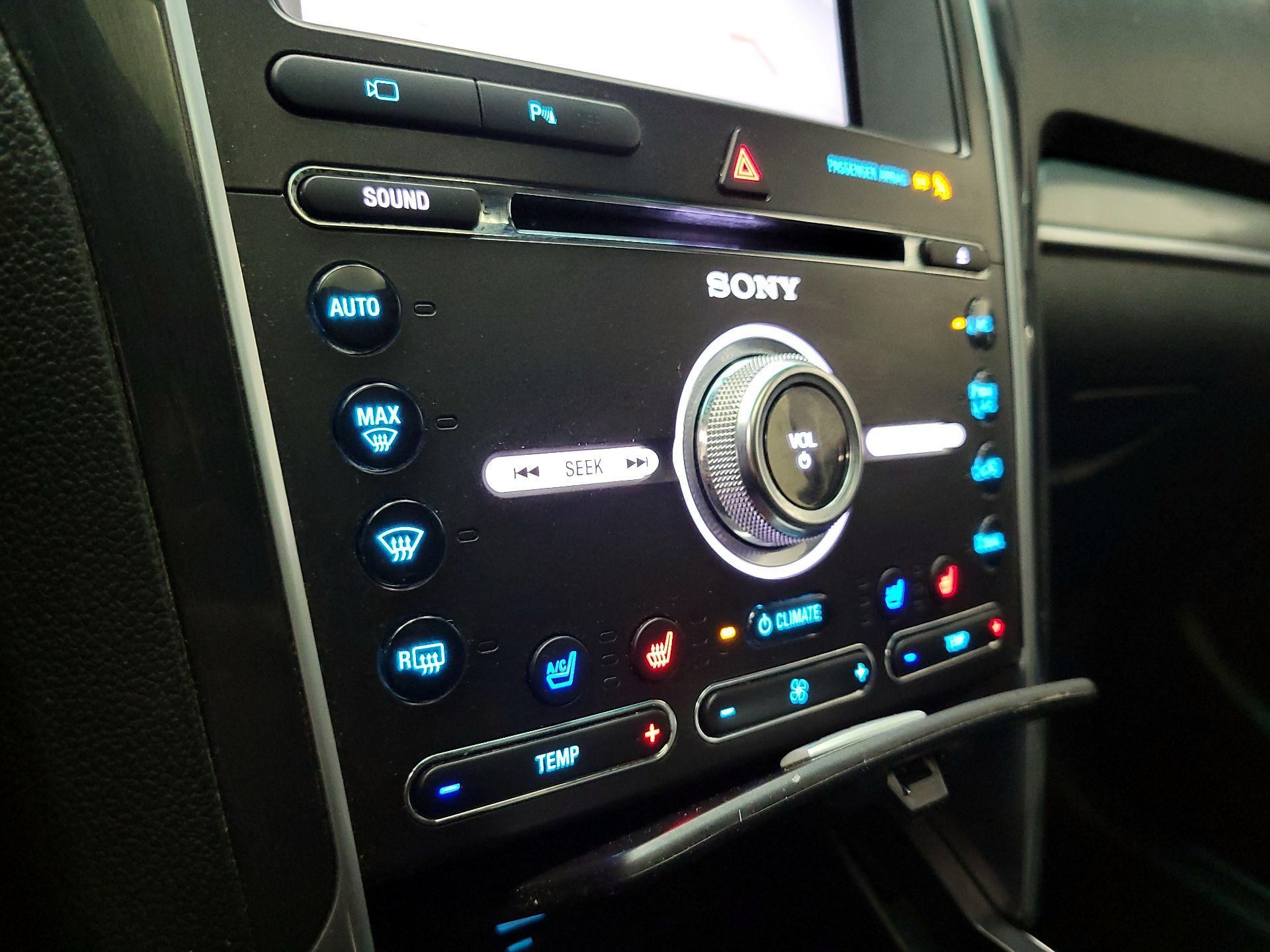 Thumbnail: 2016 Ford Explorer - 17