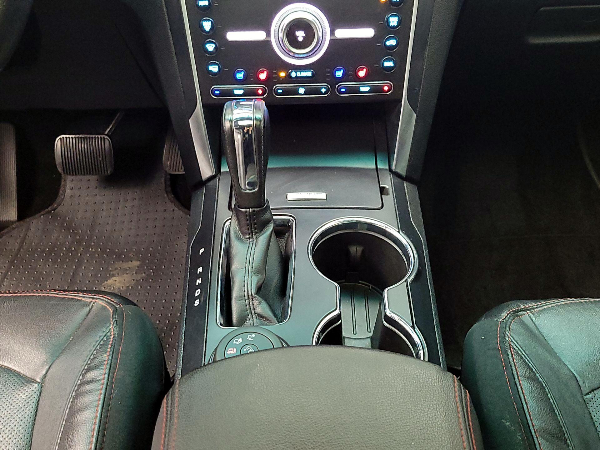 Thumbnail: 2016 Ford Explorer - 18