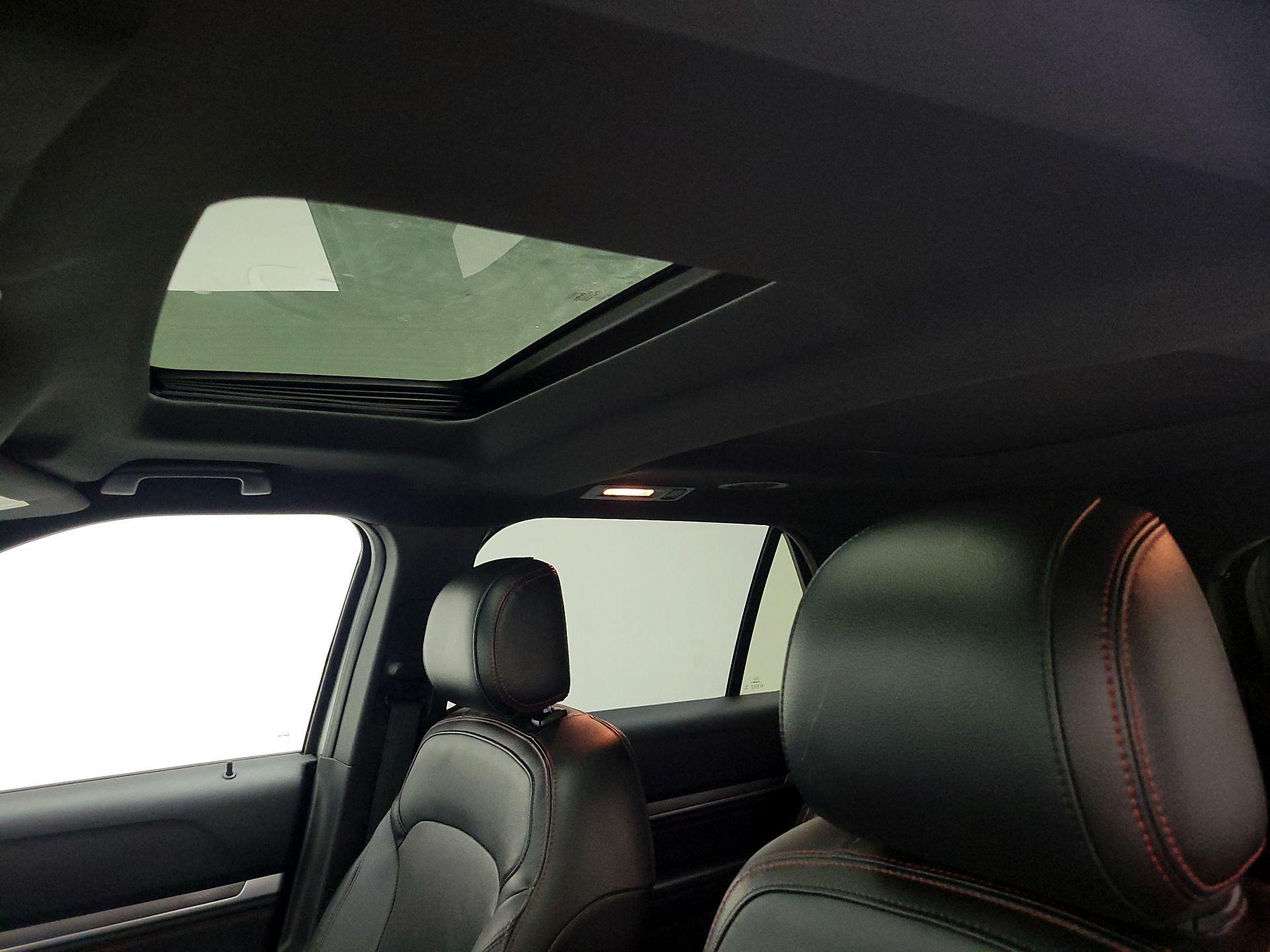 Thumbnail: 2016 Ford Explorer - 20